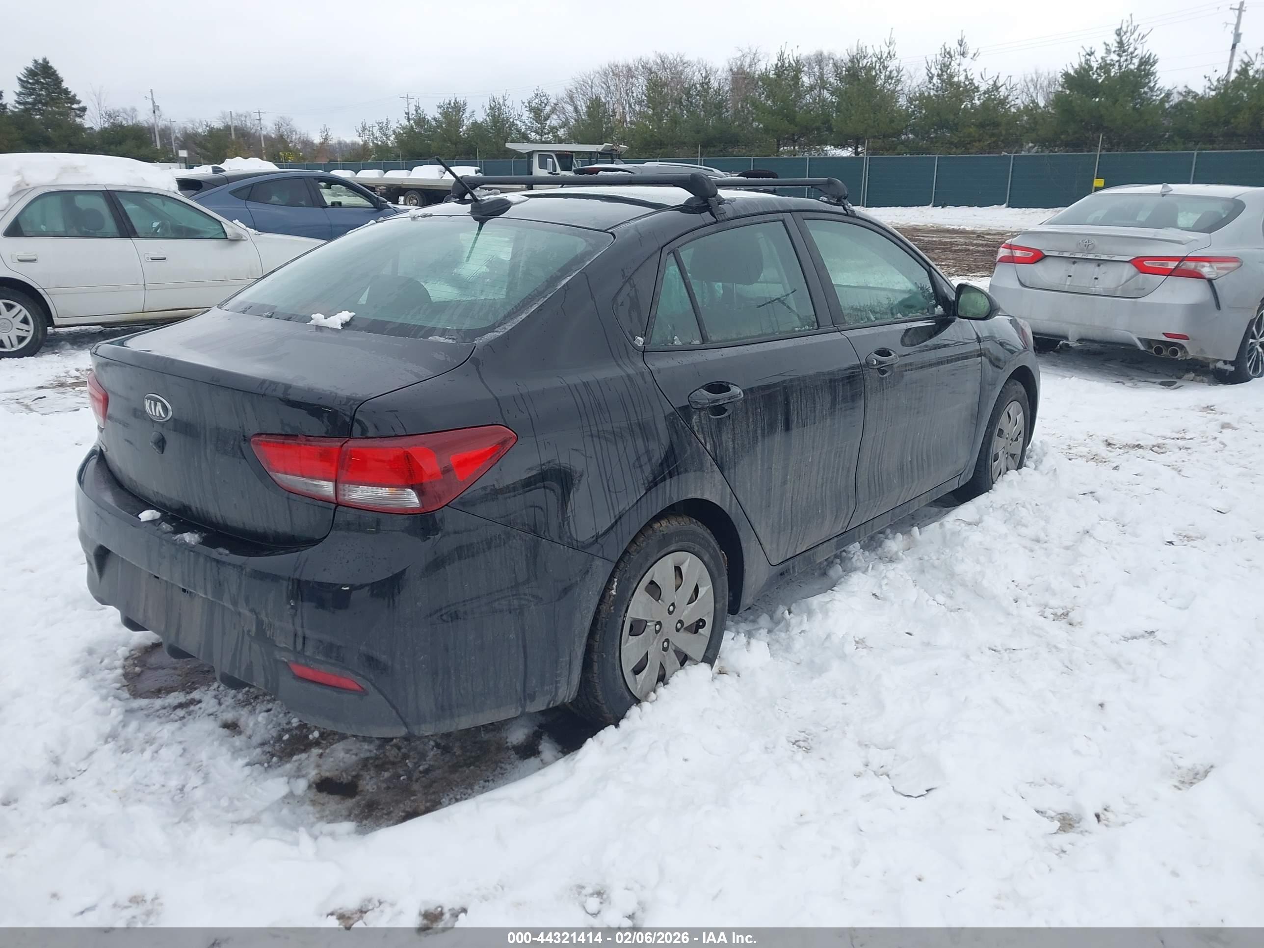 KIA RIO image 4