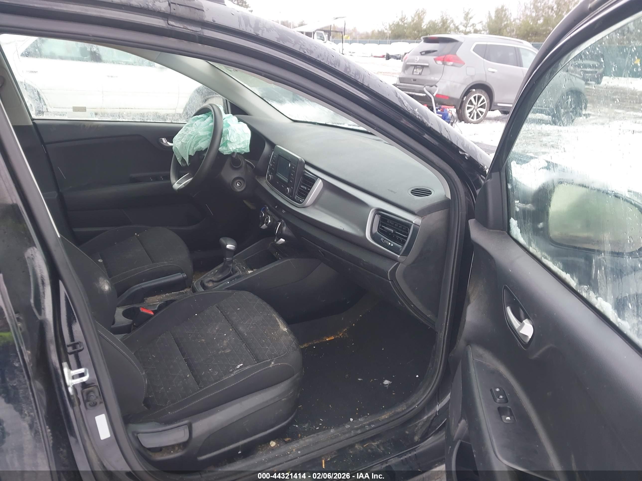 KIA RIO image 5
