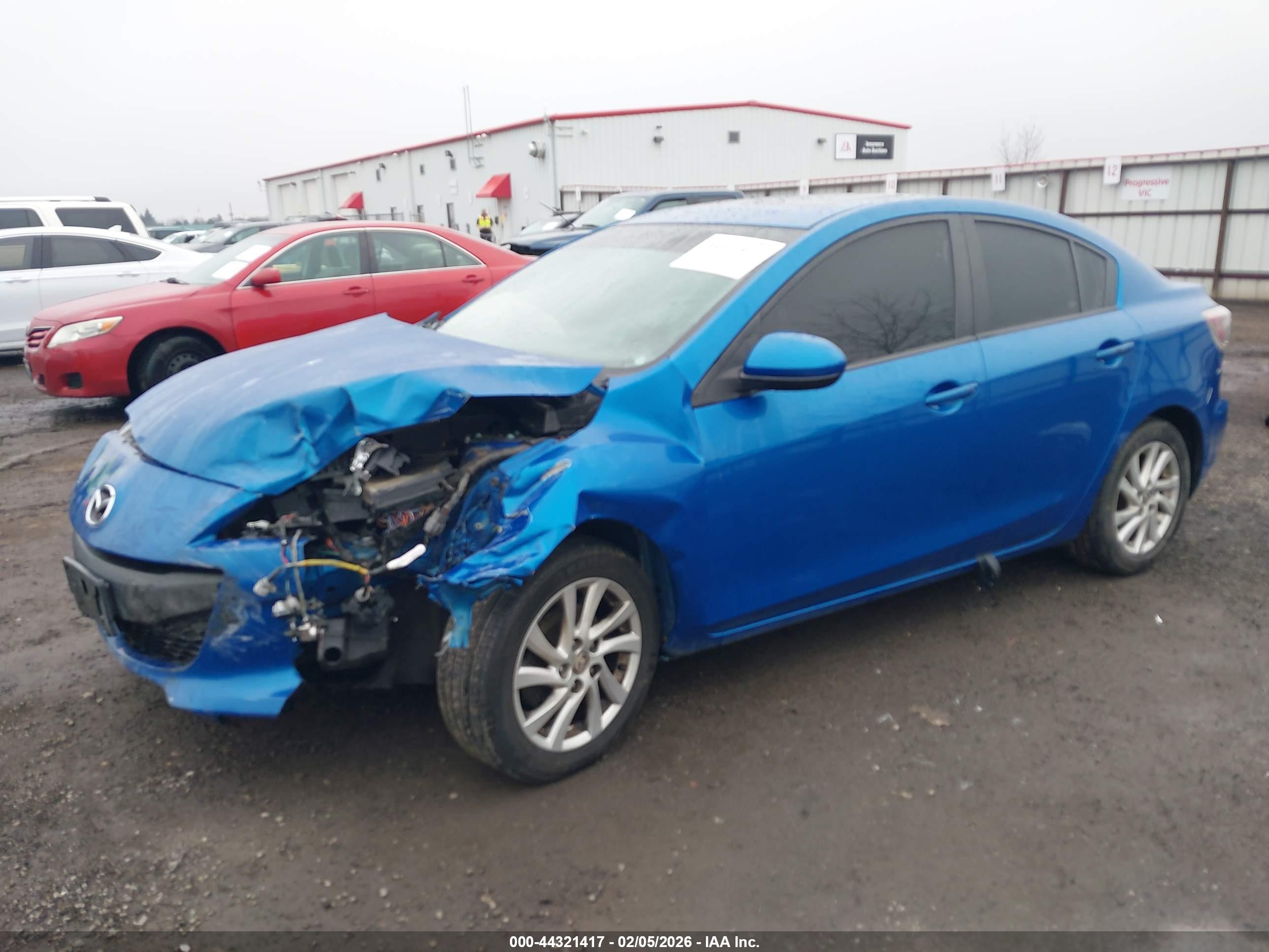 MAZDA MAZDA3 image 2