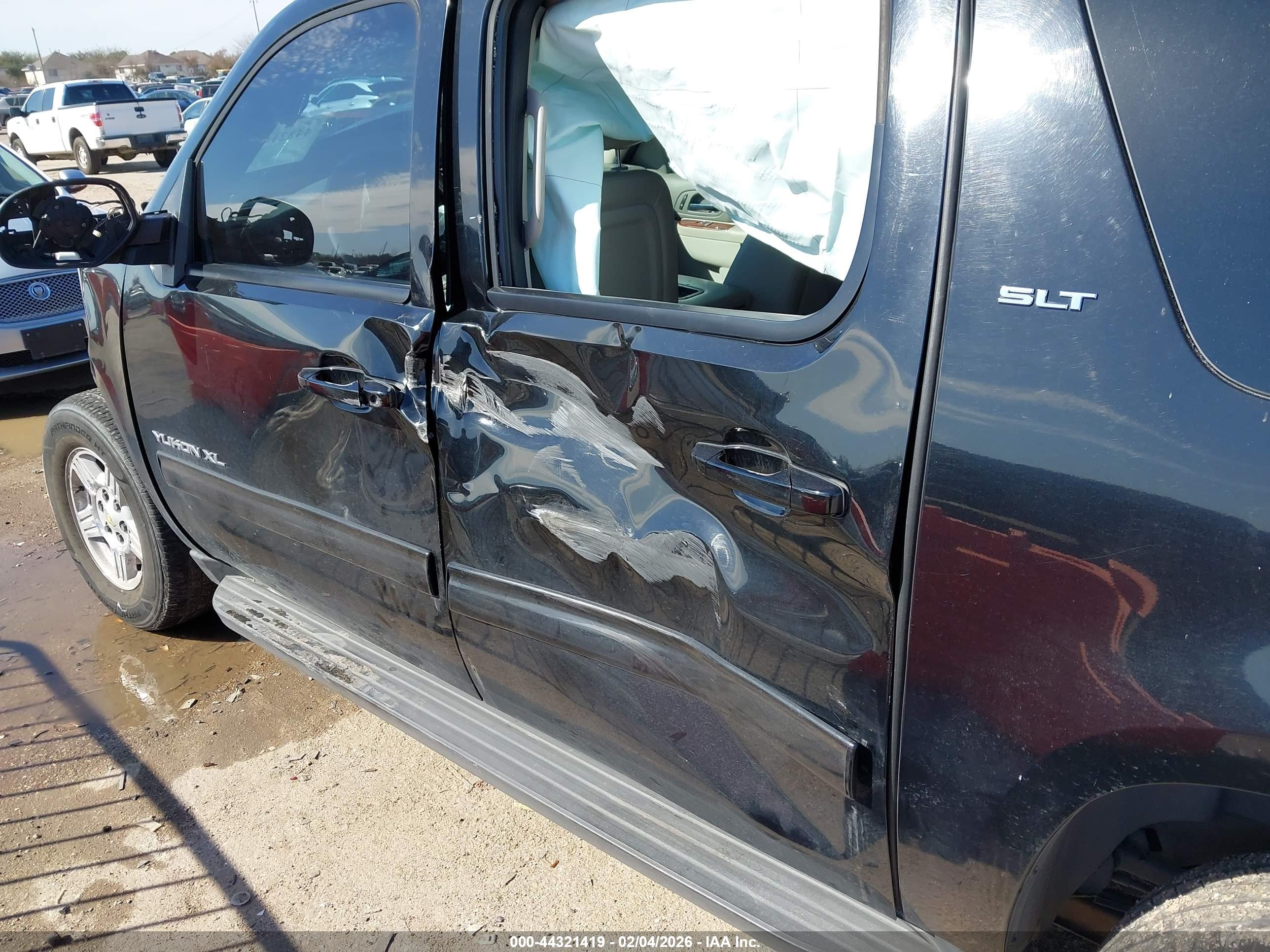 GMC YUKON image 6