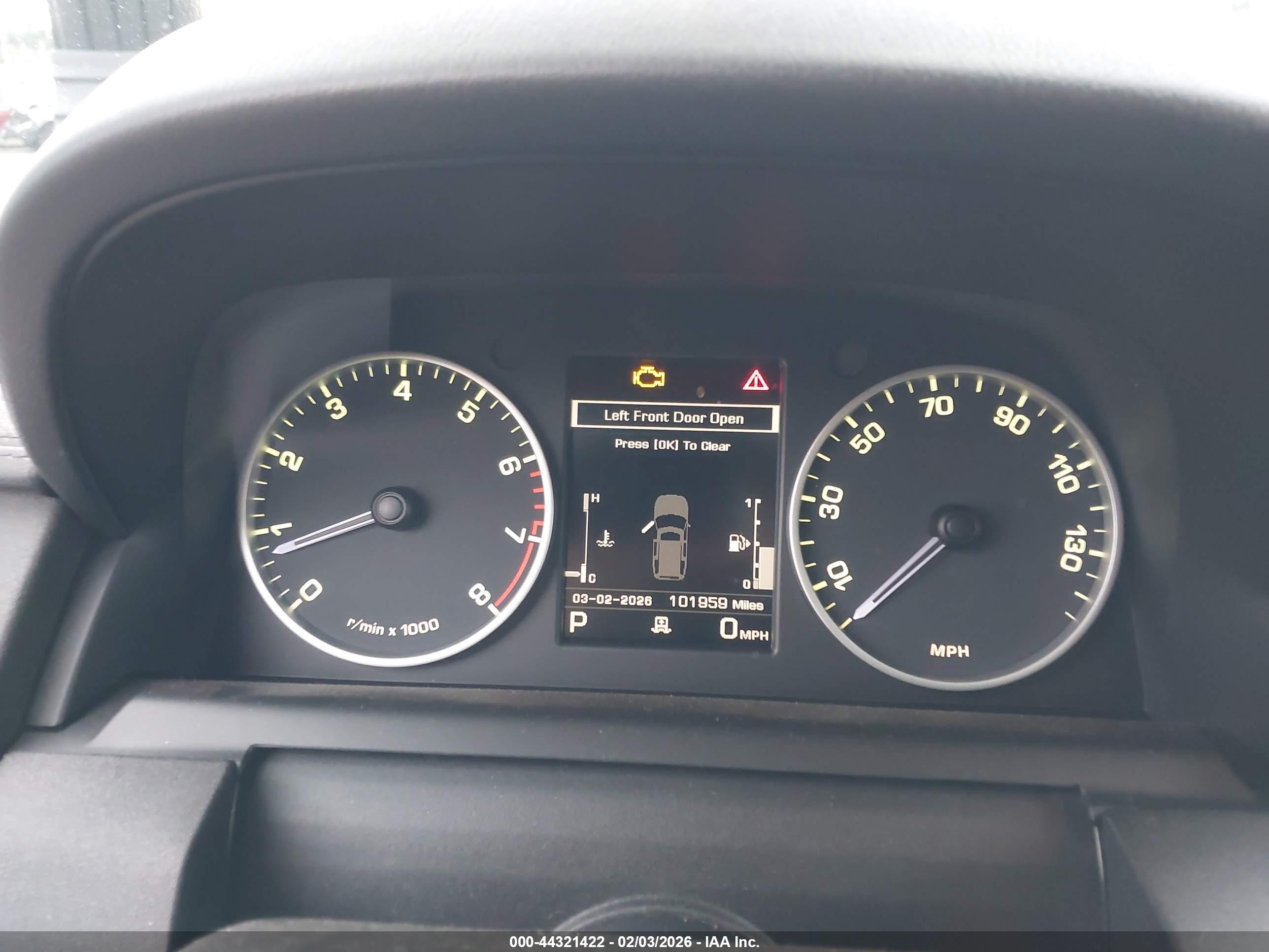 LAND ROVER image 7