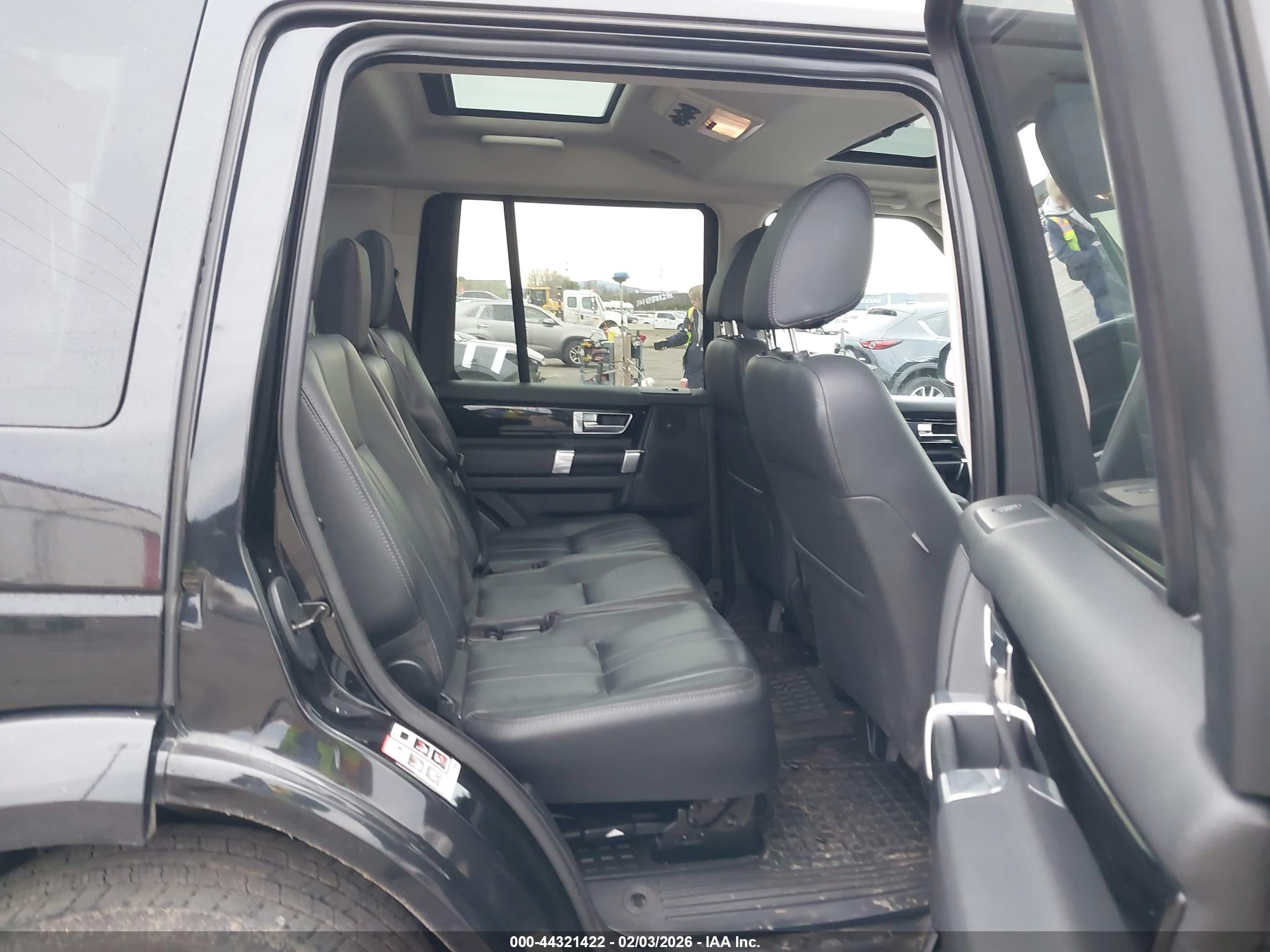 LAND ROVER image 8