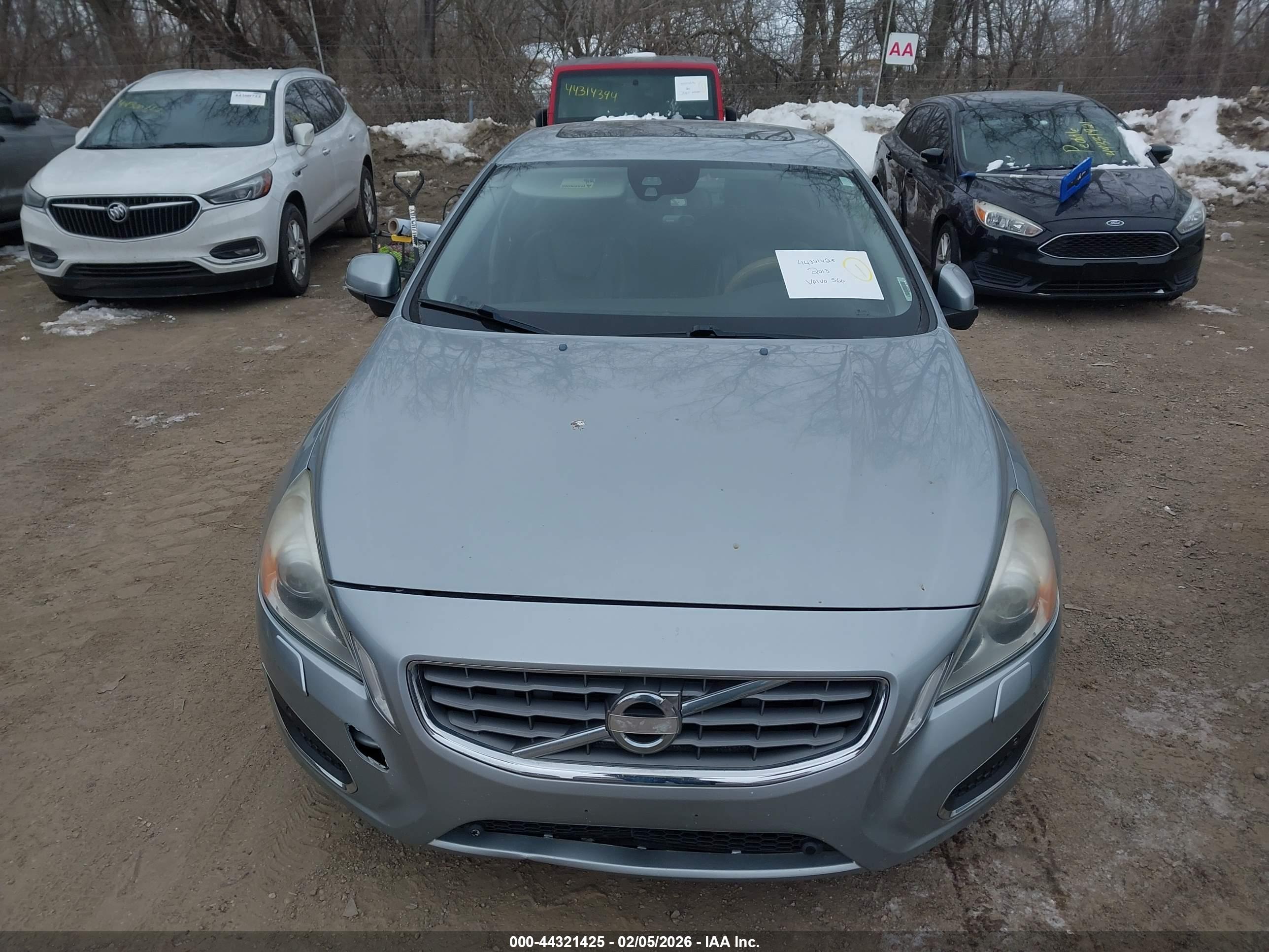 VOLVO S60 image 6