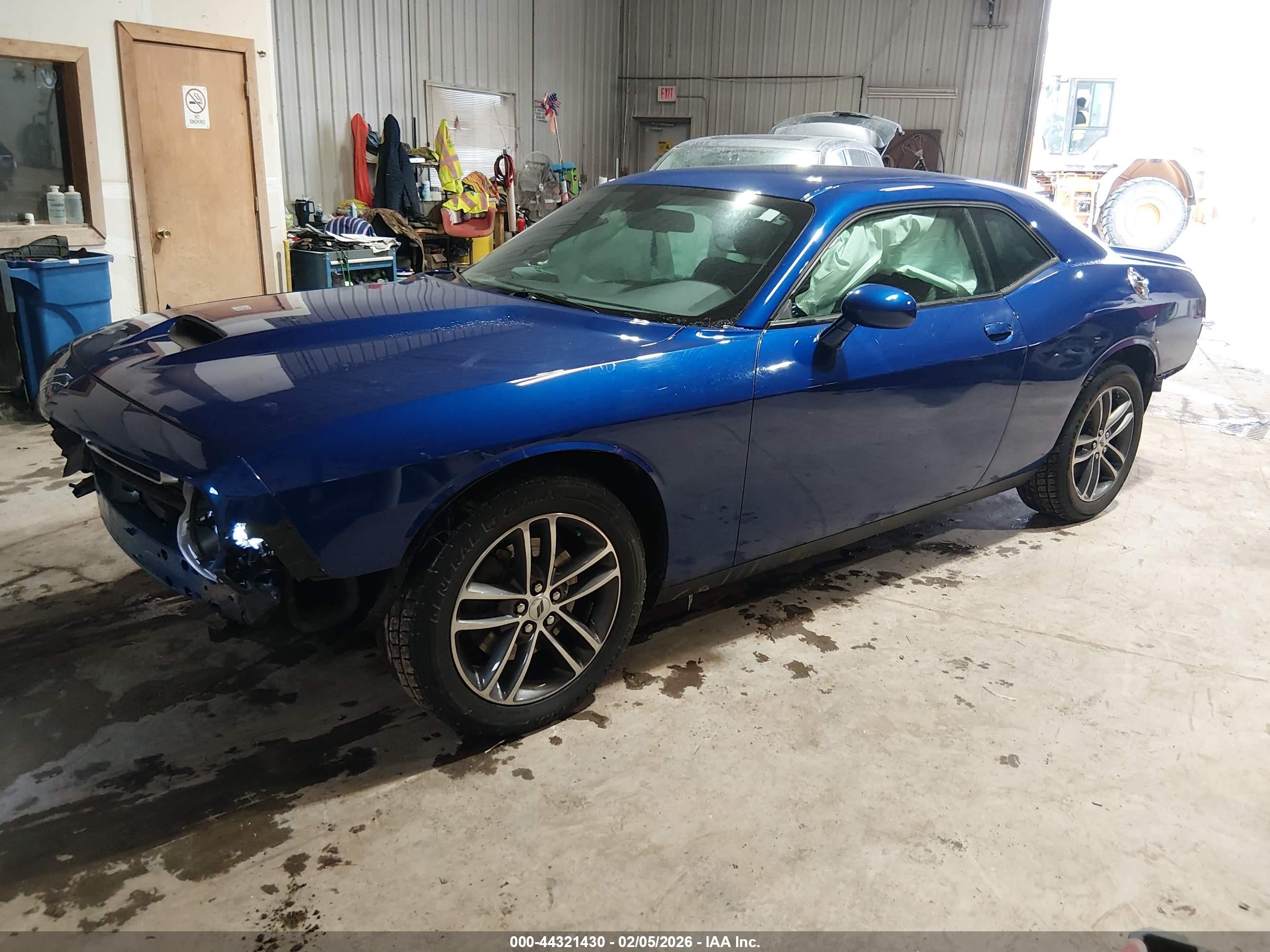 DODGE CHALLENGER image 2