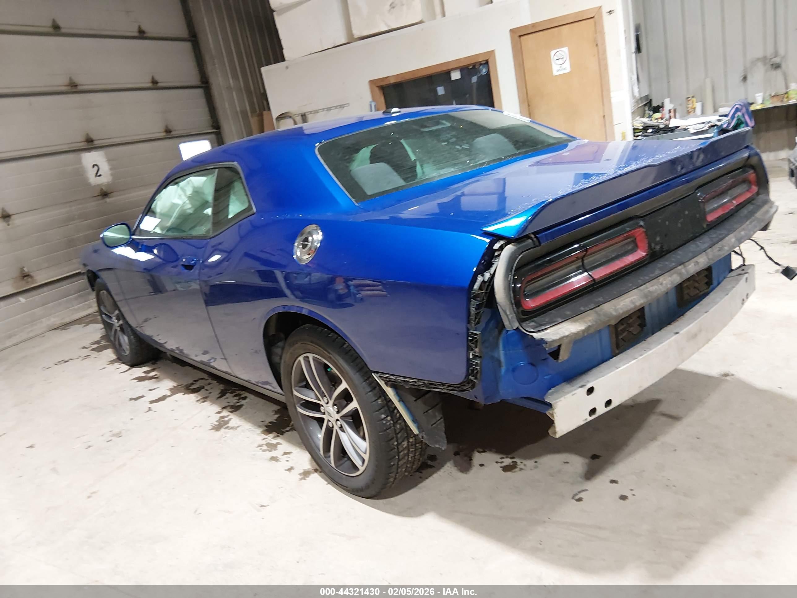 DODGE CHALLENGER image 3