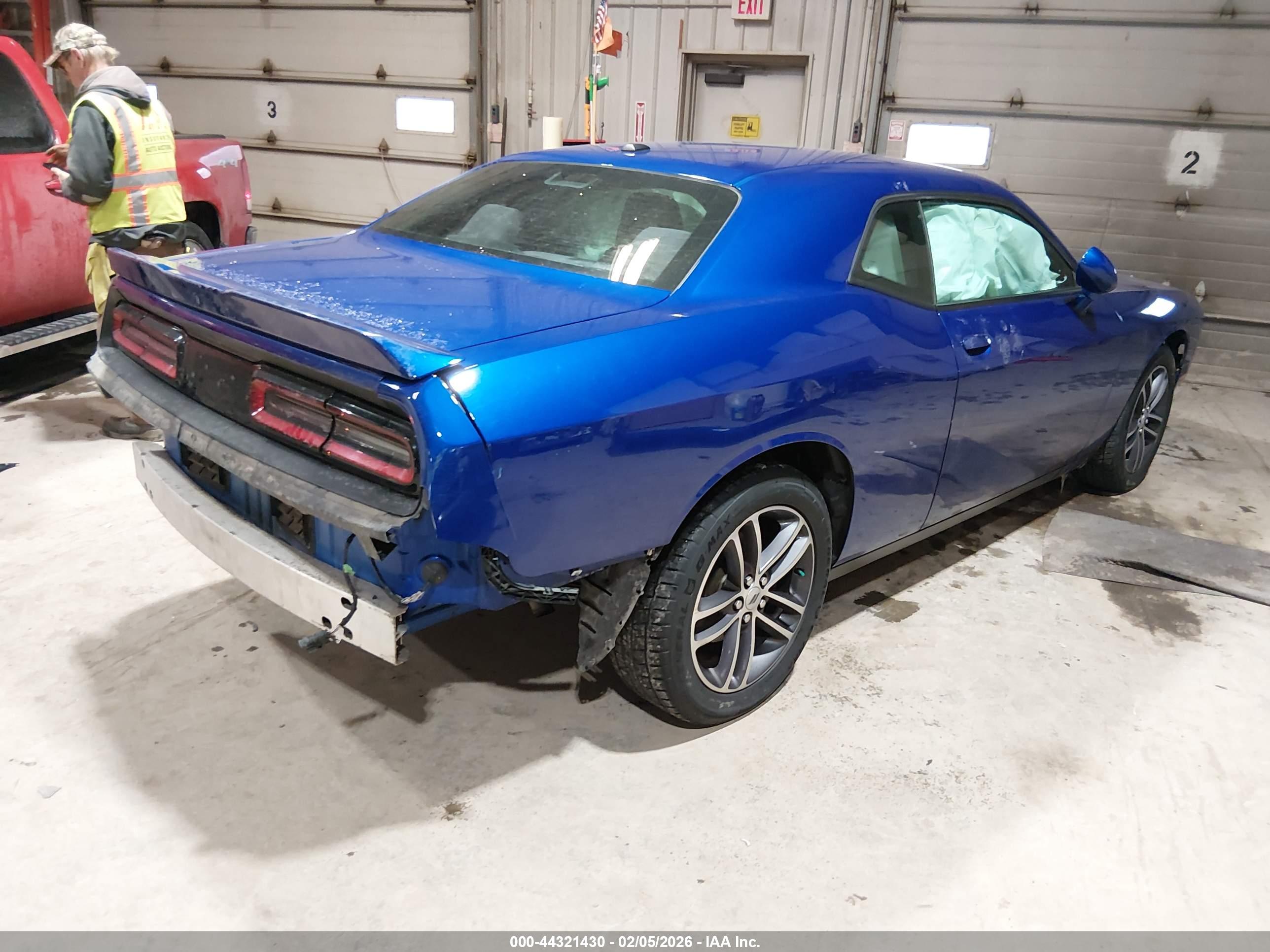 DODGE CHALLENGER image 4