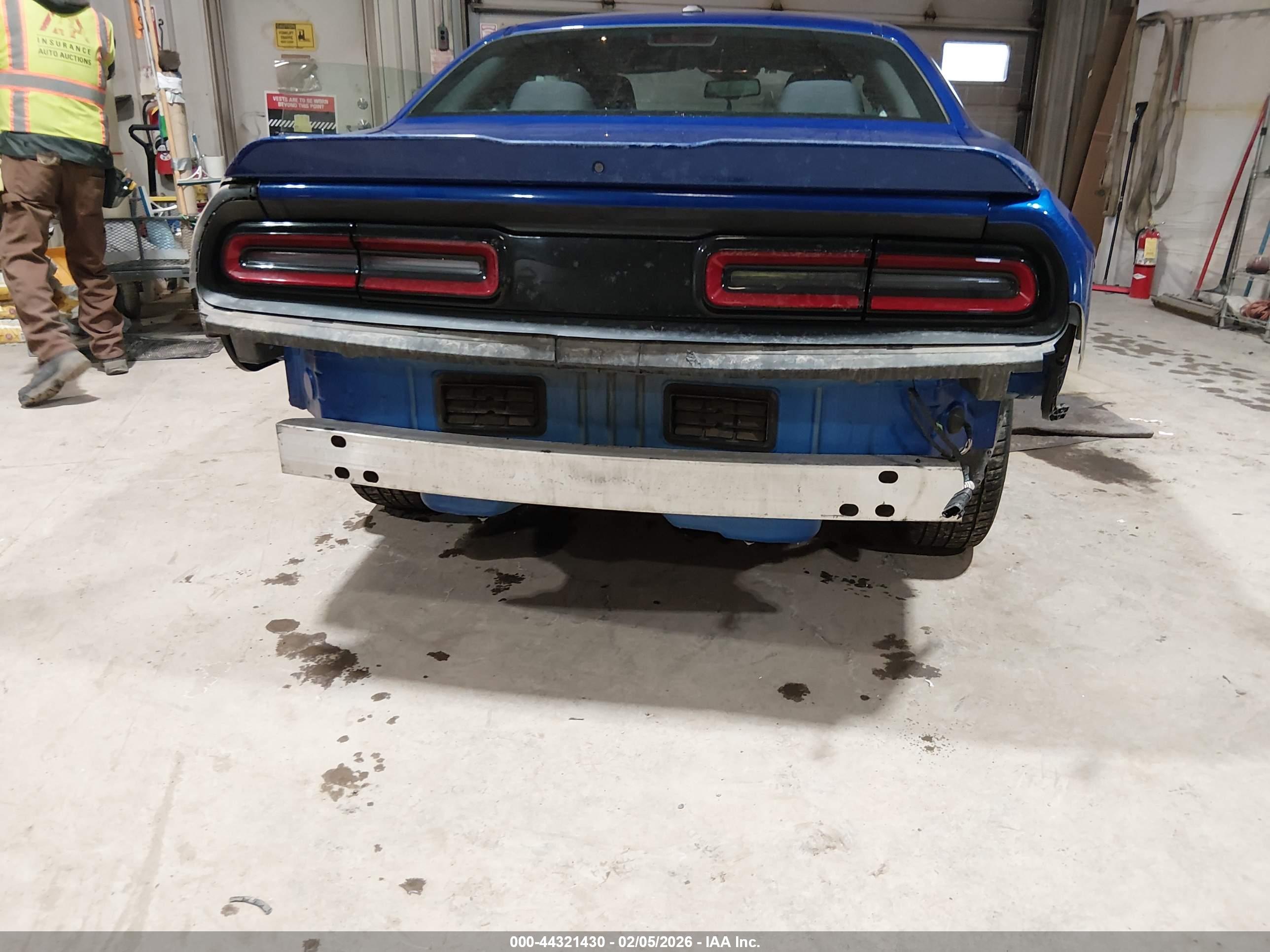 DODGE CHALLENGER image 6