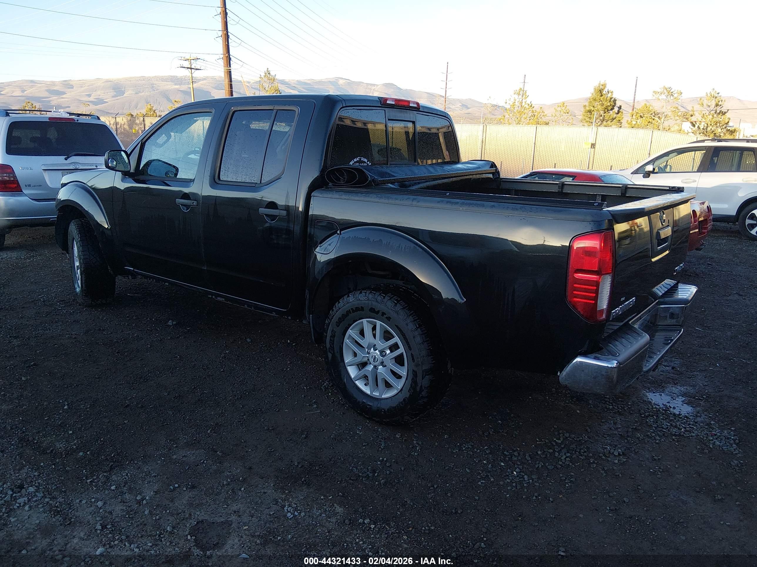 NISSAN FRONTIER image 3