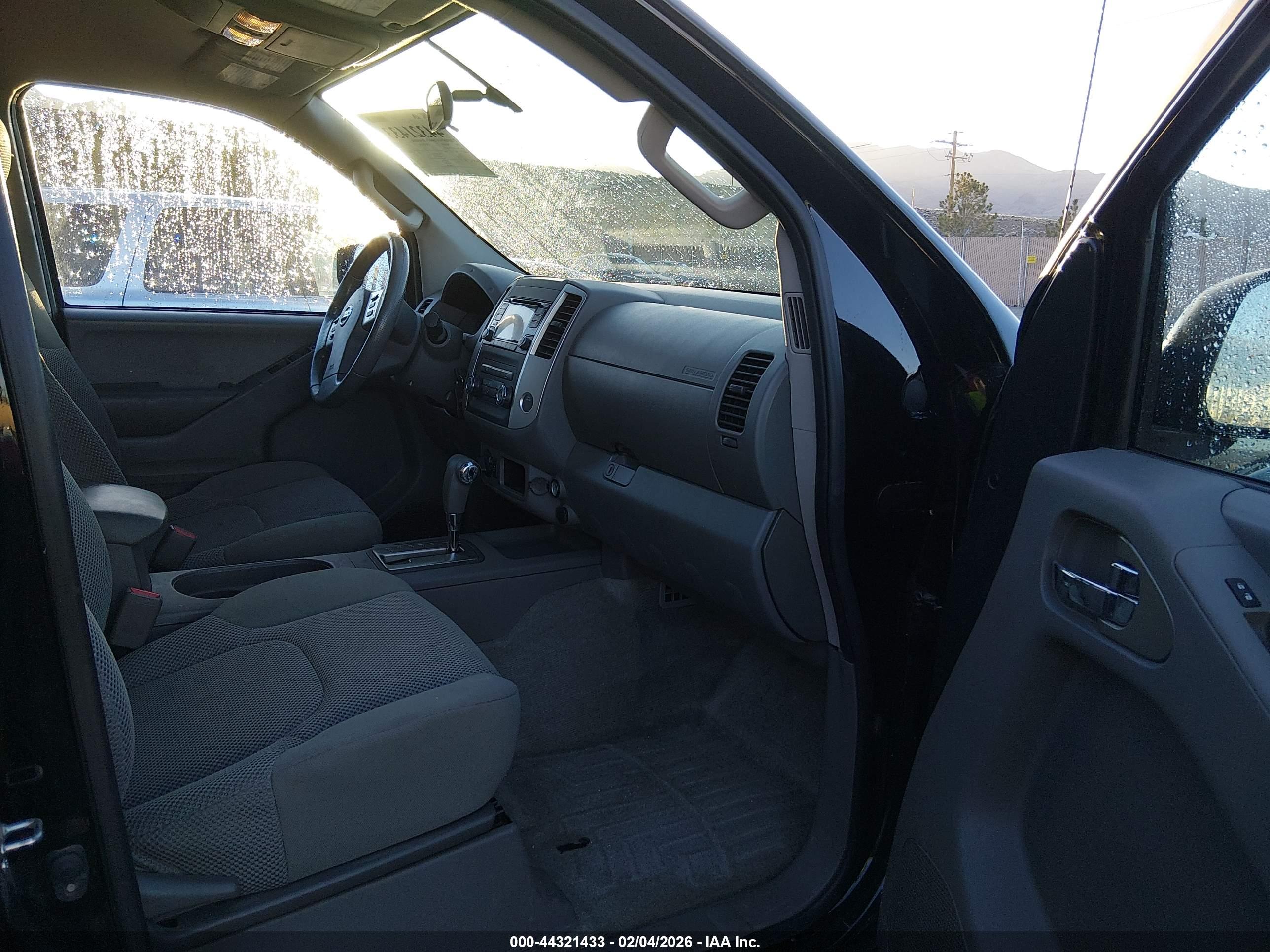 NISSAN FRONTIER image 5