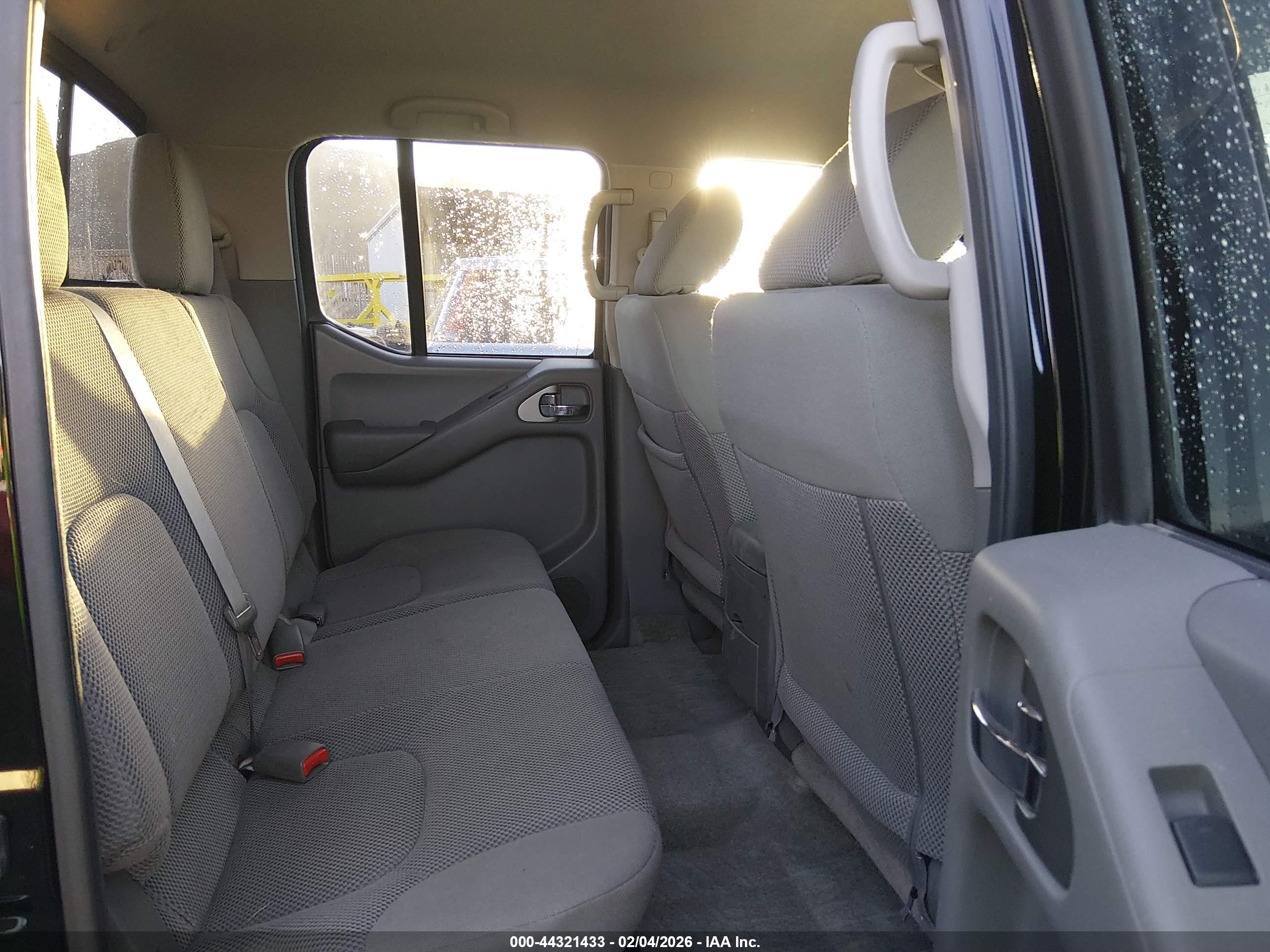 NISSAN FRONTIER image 8