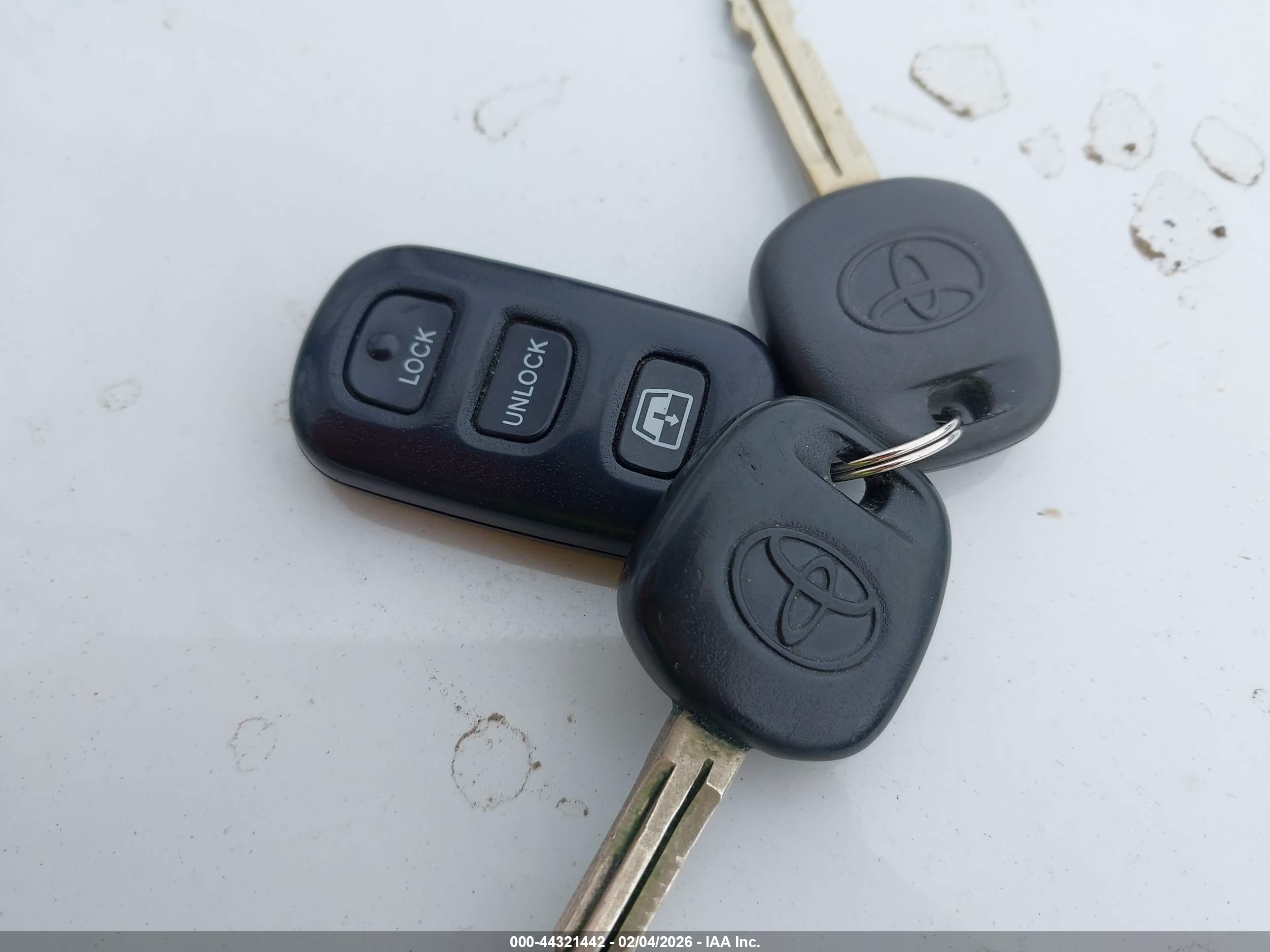 TOYOTA 4RUNNER image 11