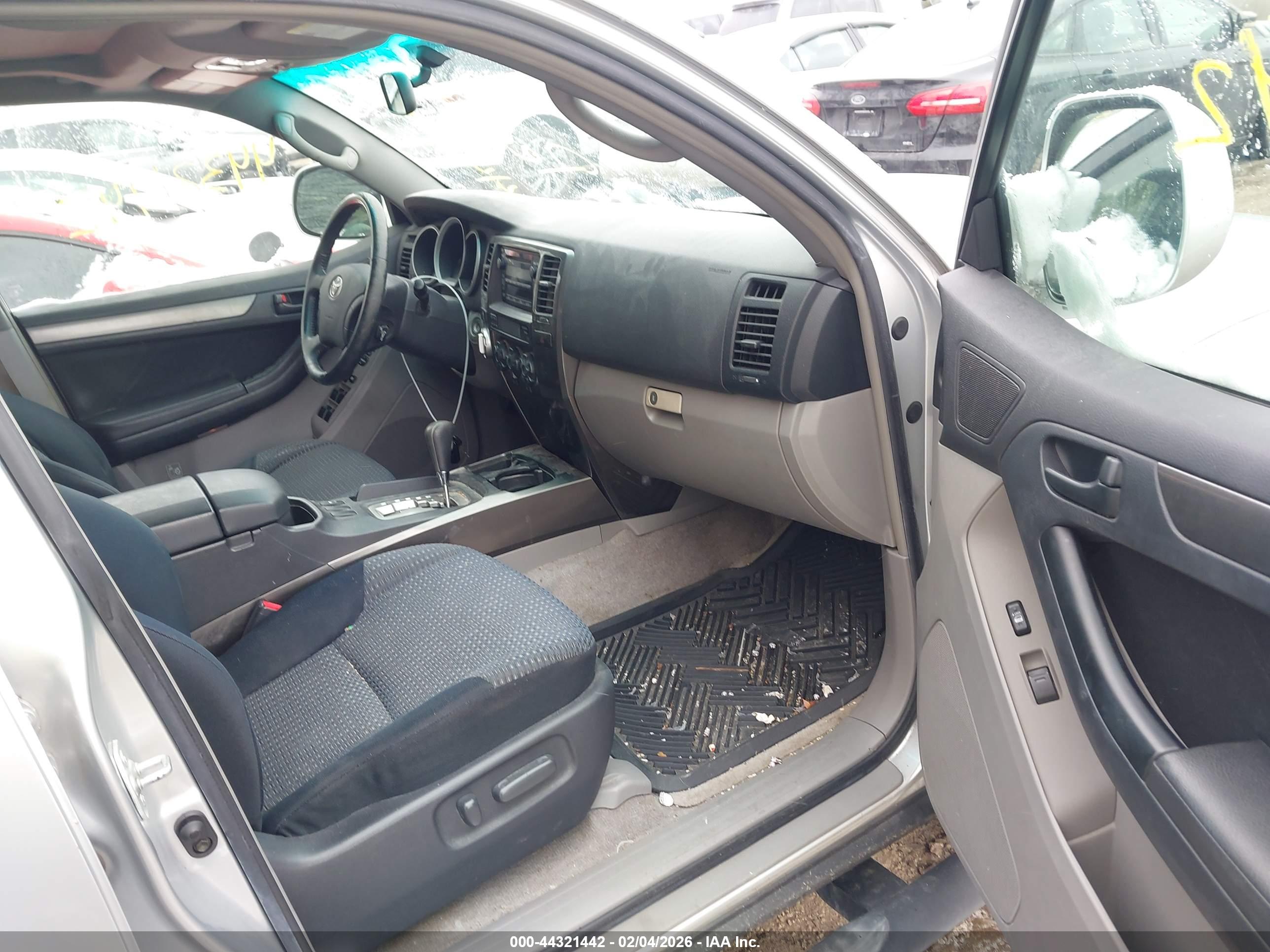 TOYOTA 4RUNNER image 5