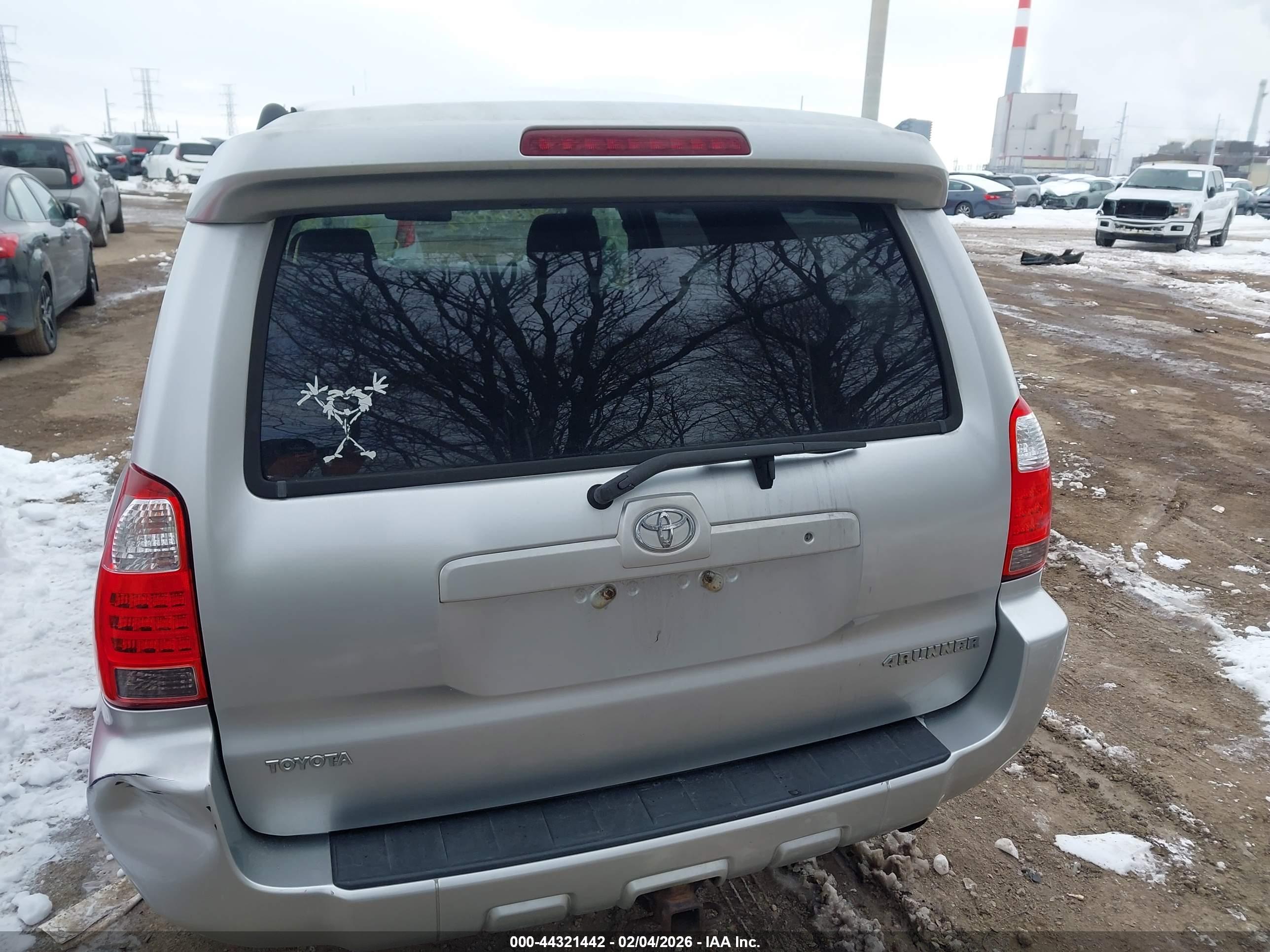 TOYOTA 4RUNNER image 6