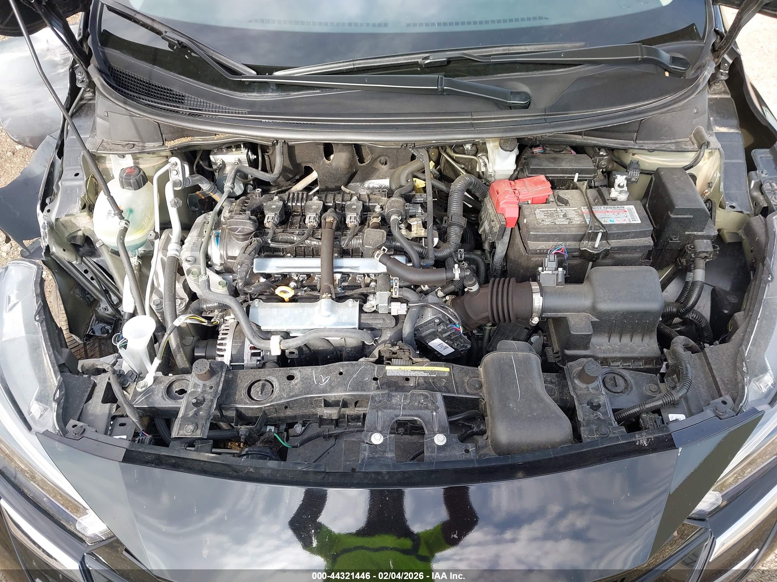NISSAN VERSA image 10