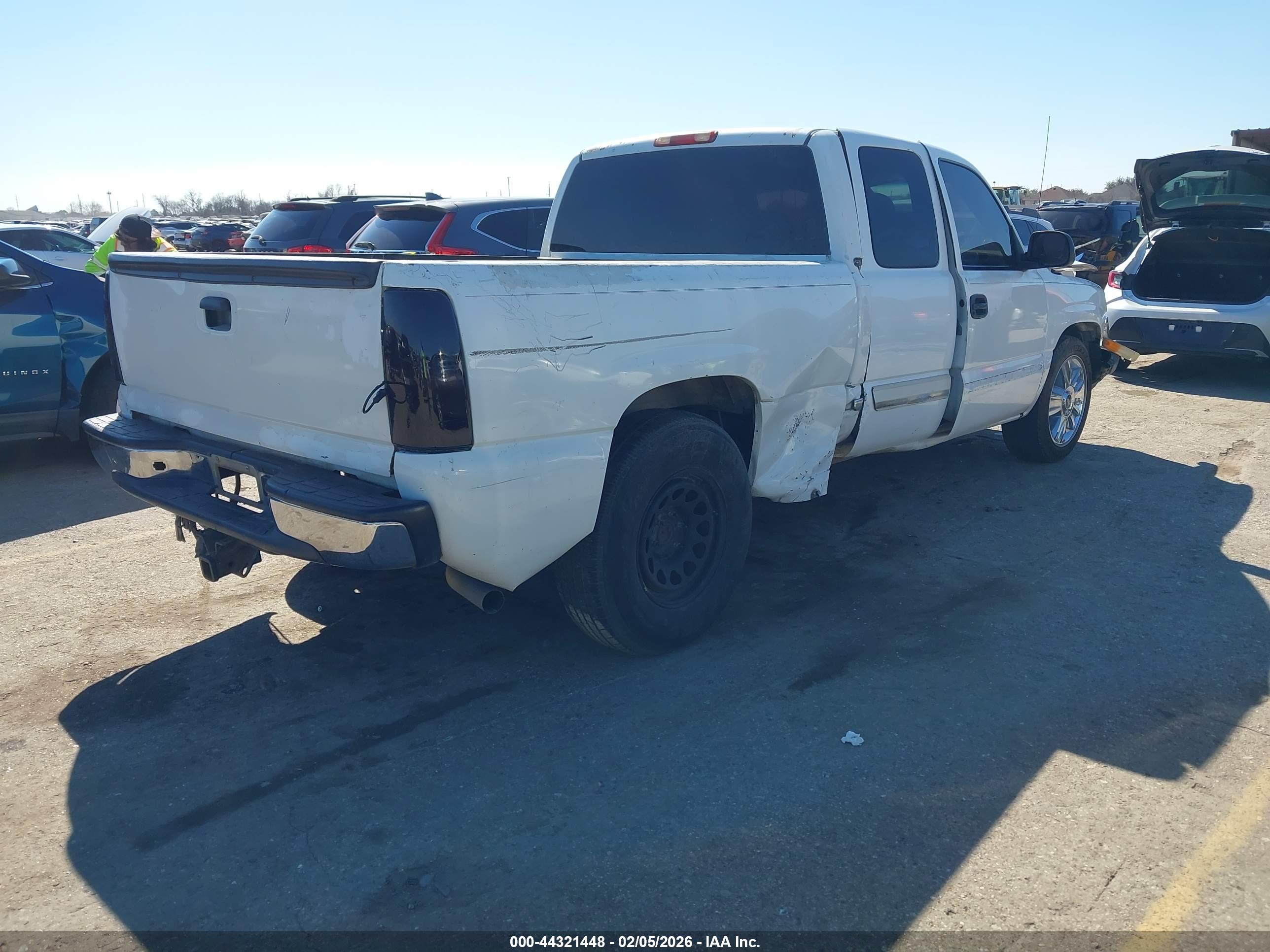 GMC SIERRA image 4