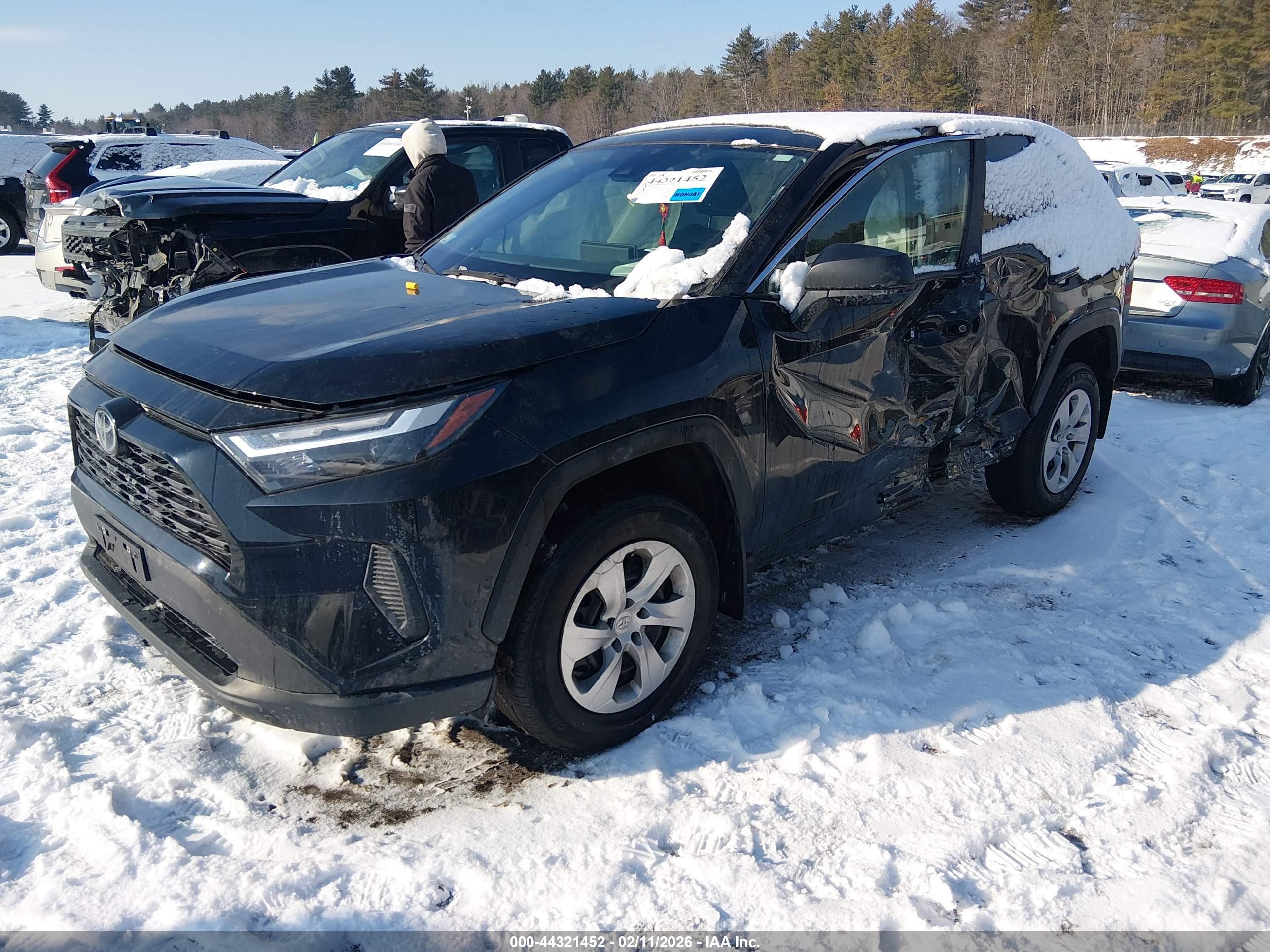 TOYOTA RAV4 image 2