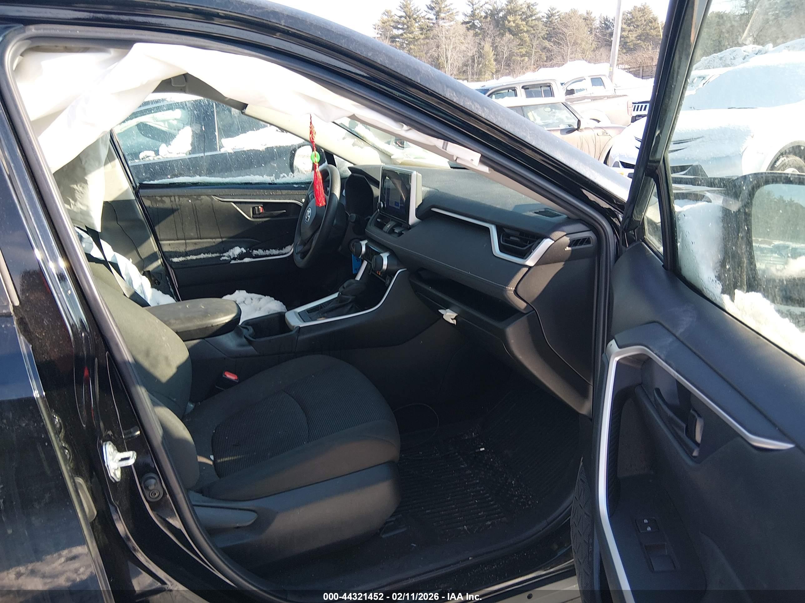 TOYOTA RAV4 image 5