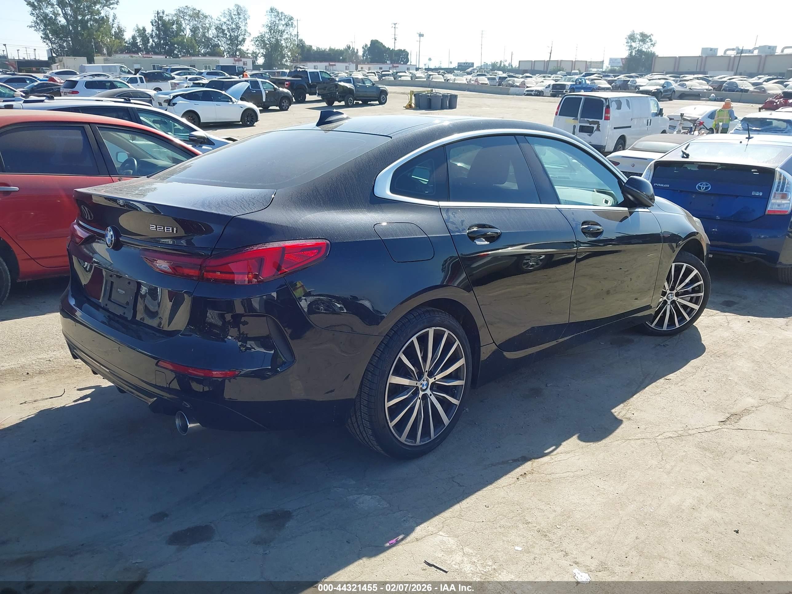 BMW 228 image 4