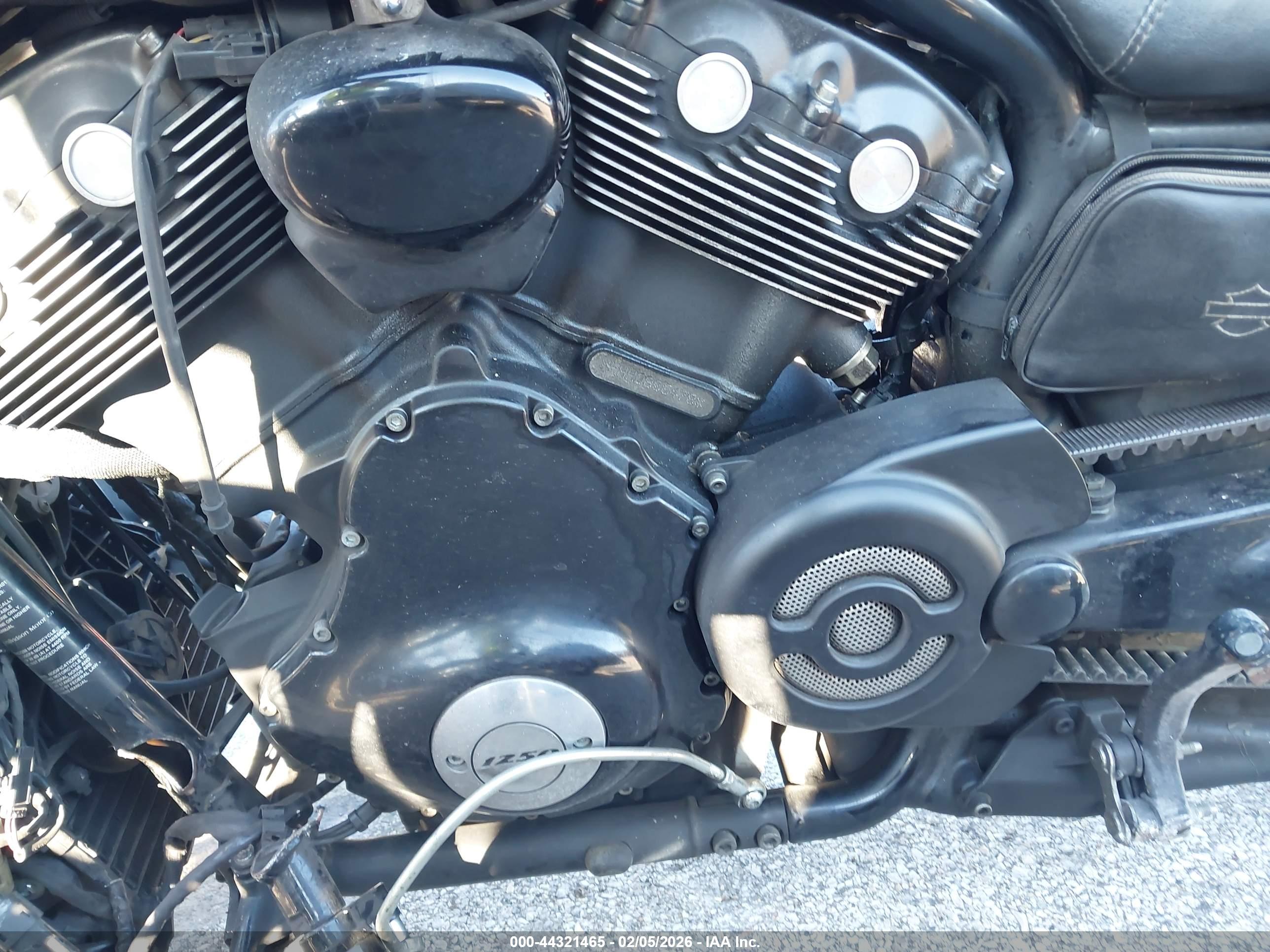 HARLEY-DAVIDSON VRSCF image 9