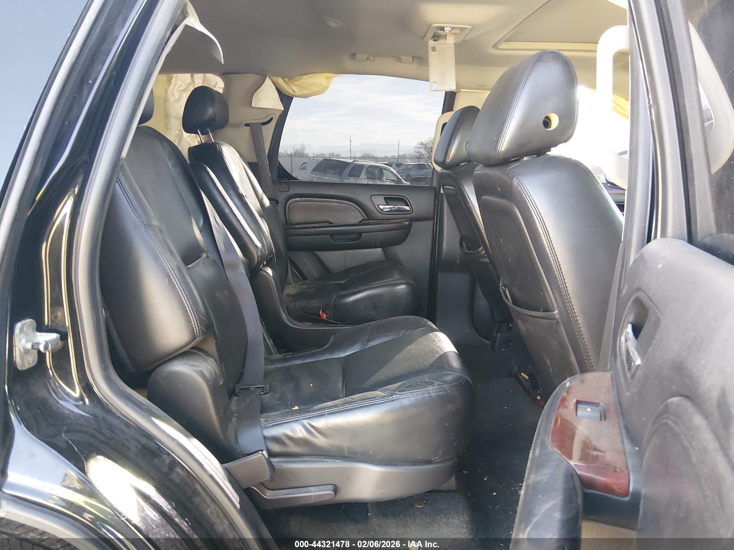 CADILLAC ESCALADE image 8