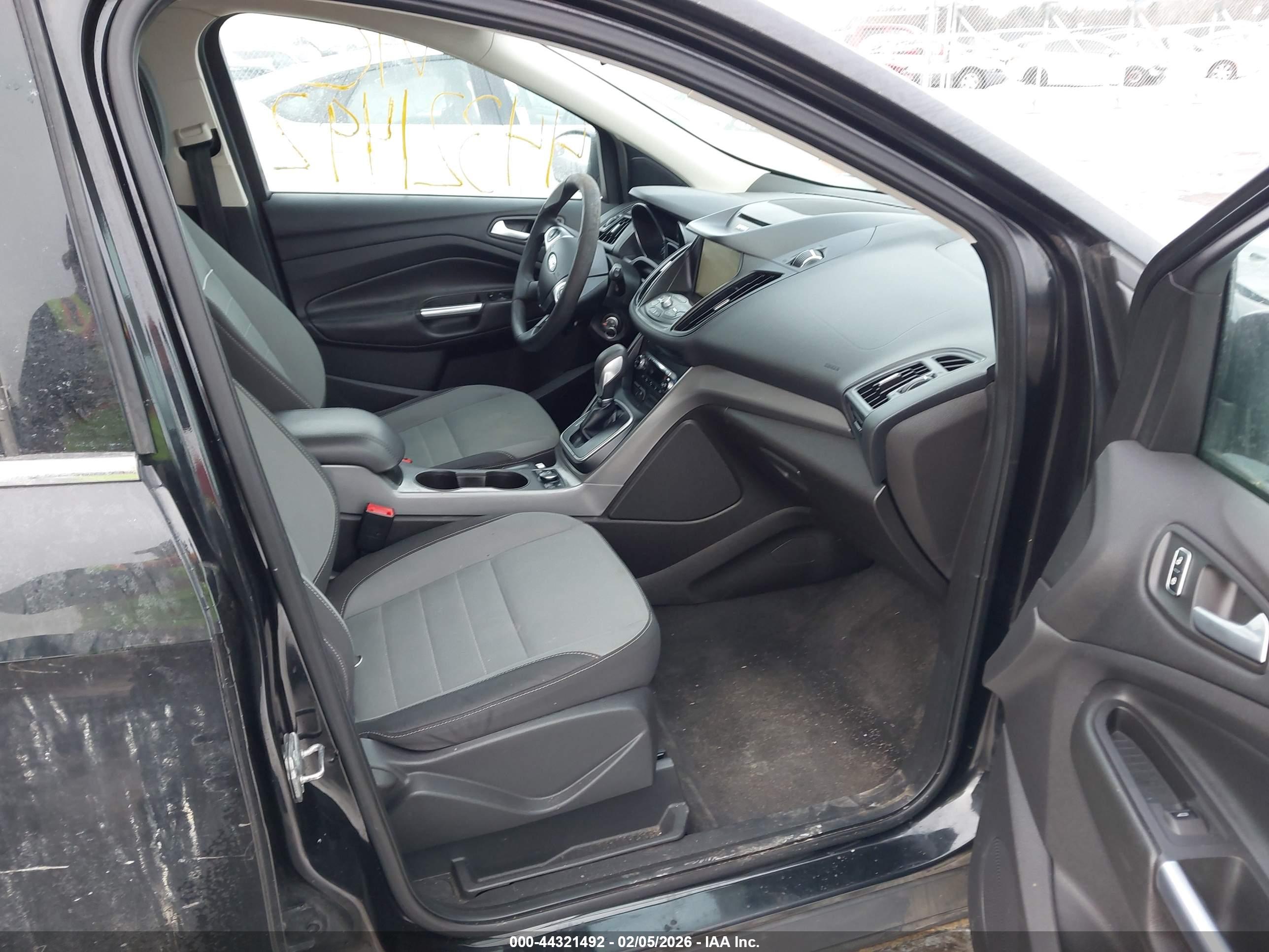FORD ESCAPE image 5