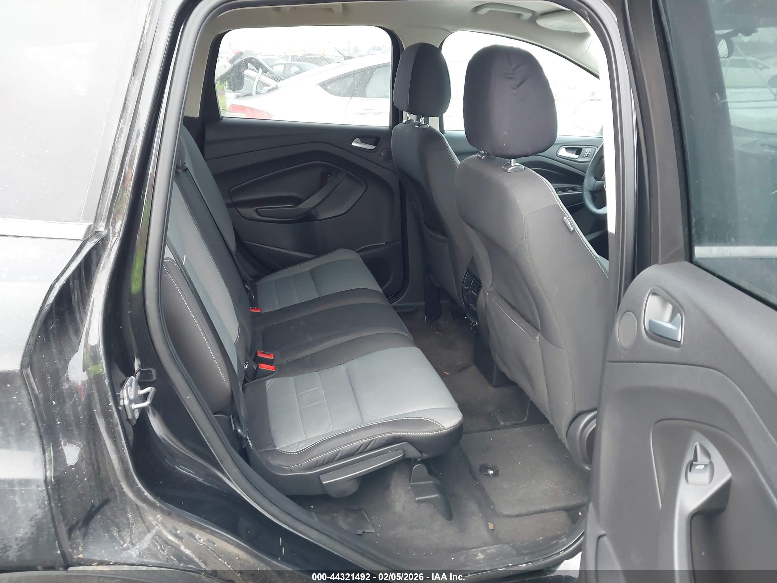 FORD ESCAPE image 8