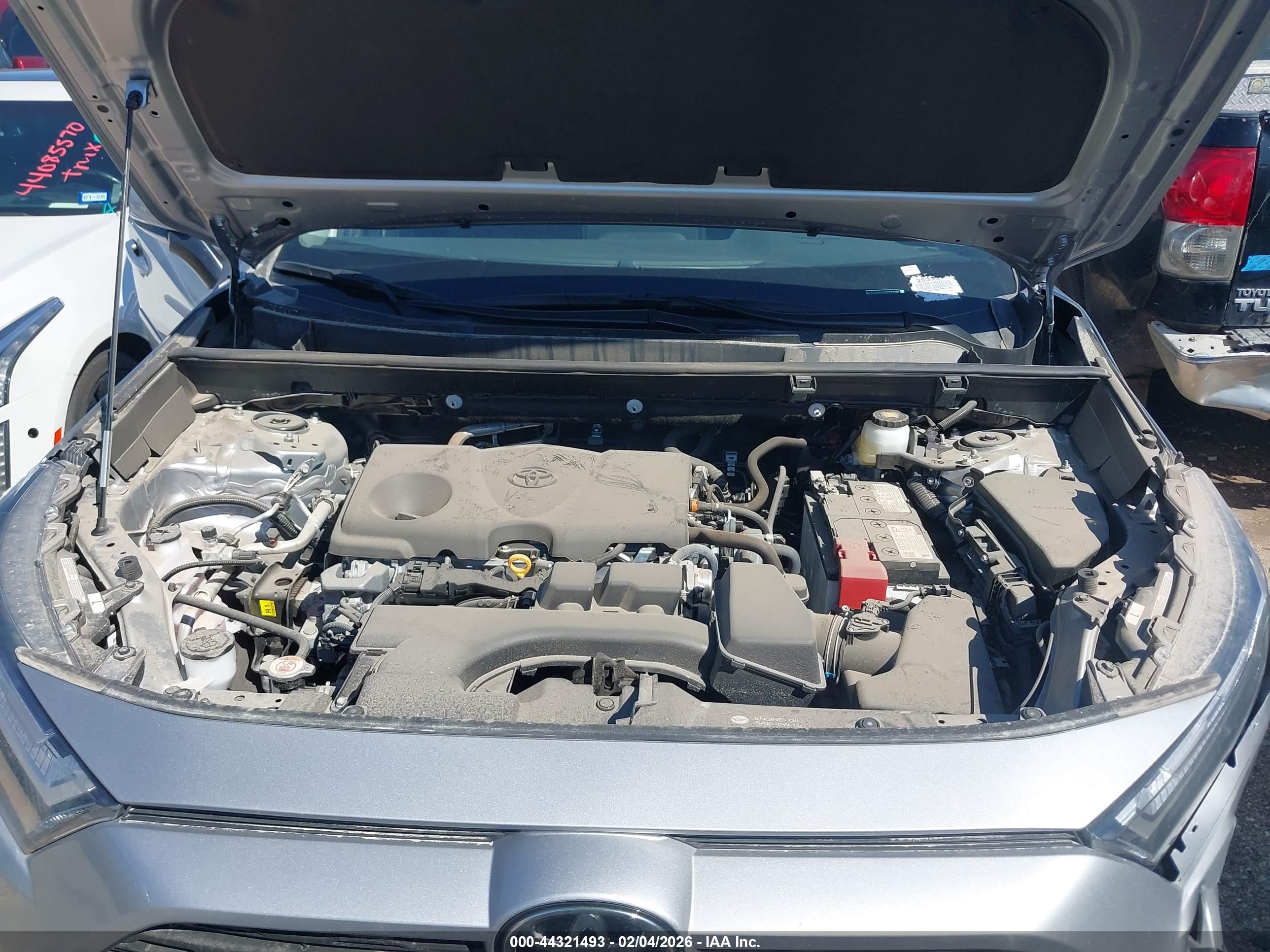 TOYOTA RAV4 image 10