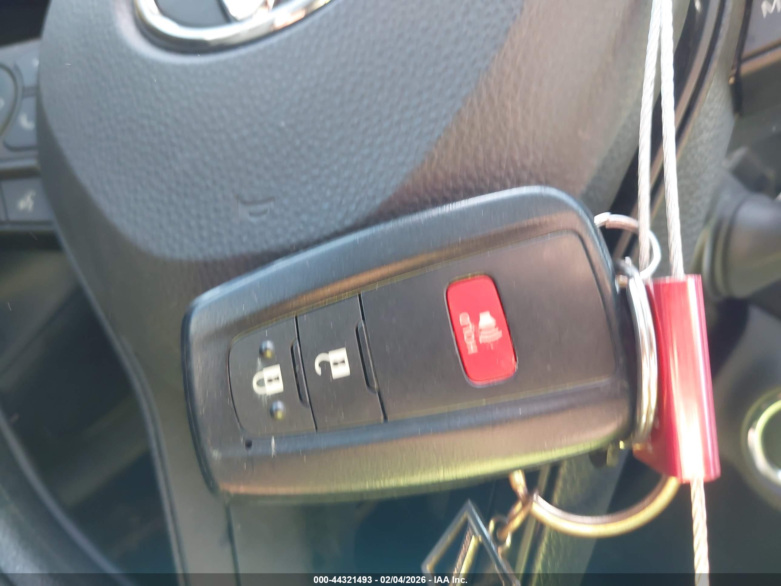 TOYOTA RAV4 image 11