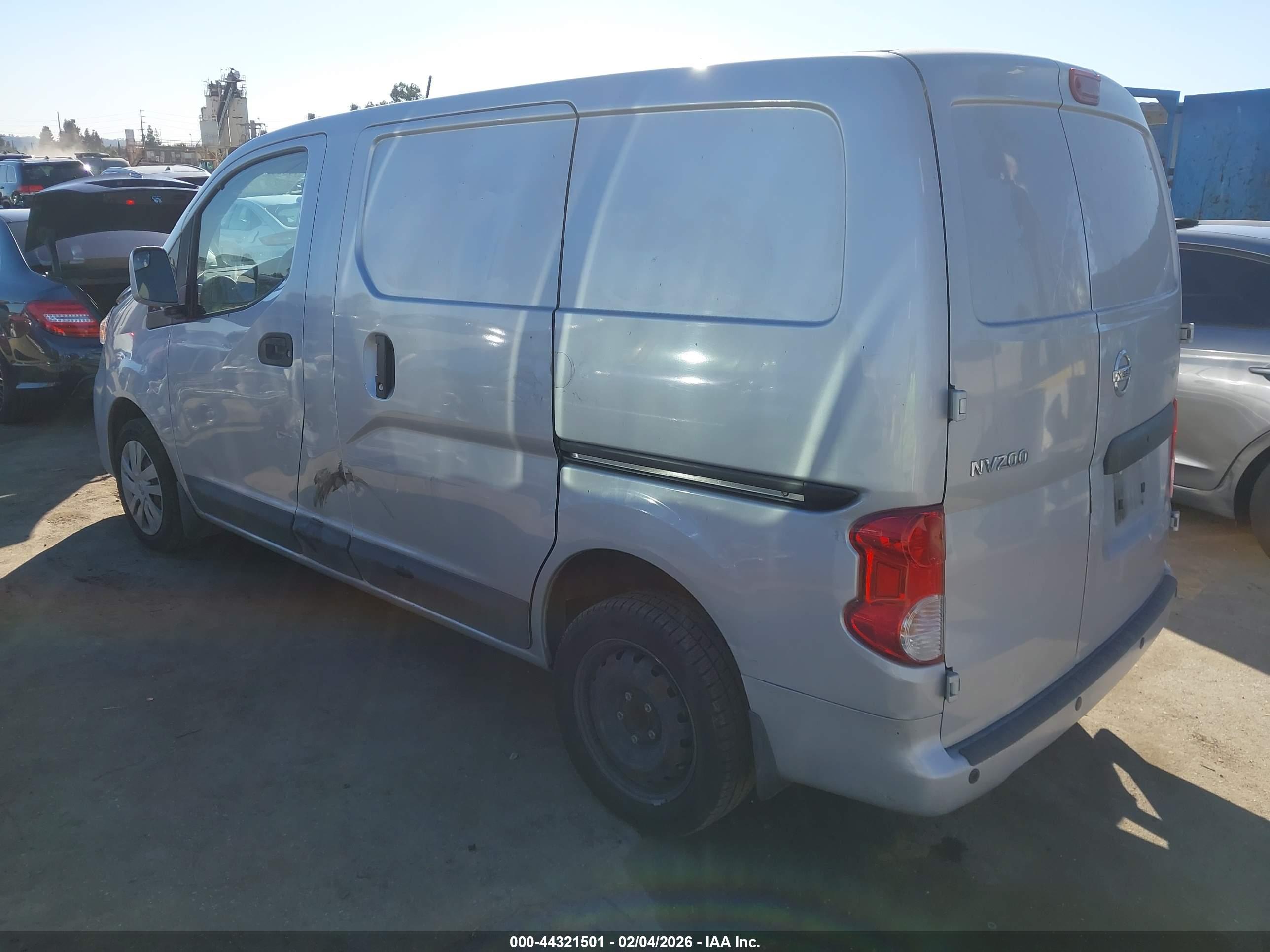 NISSAN NV200 image 3
