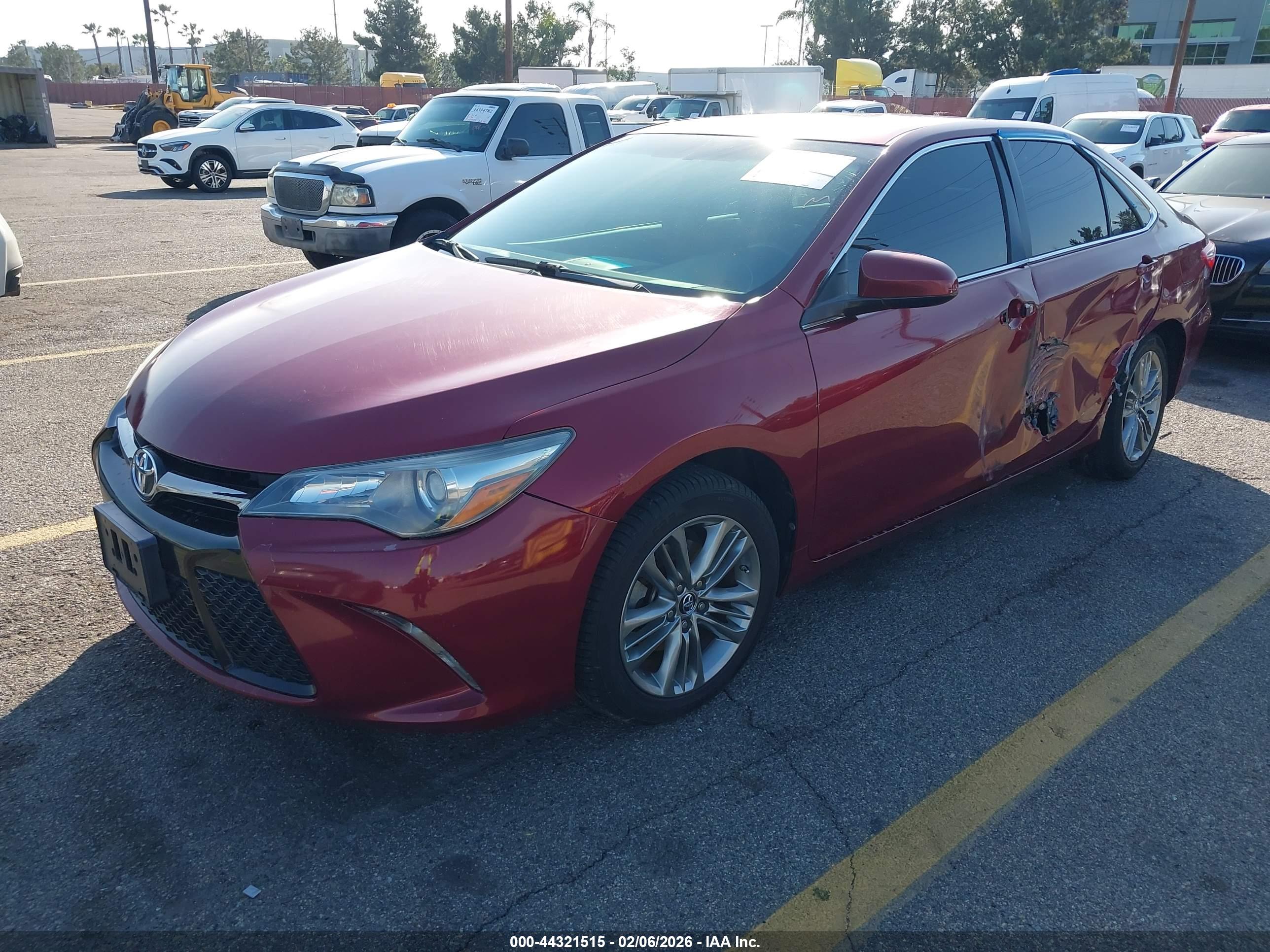 TOYOTA CAMRY image 2