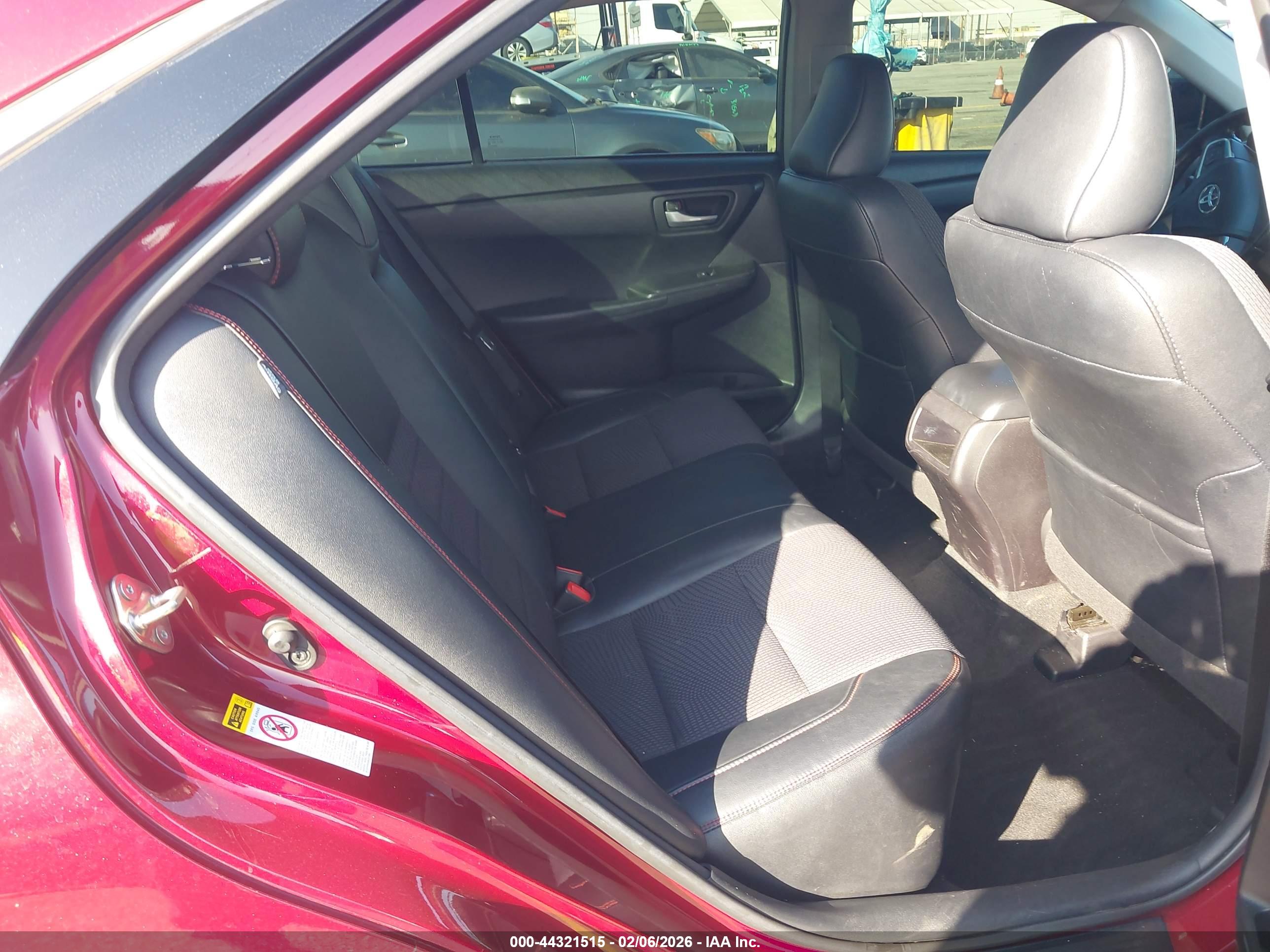 TOYOTA CAMRY image 8