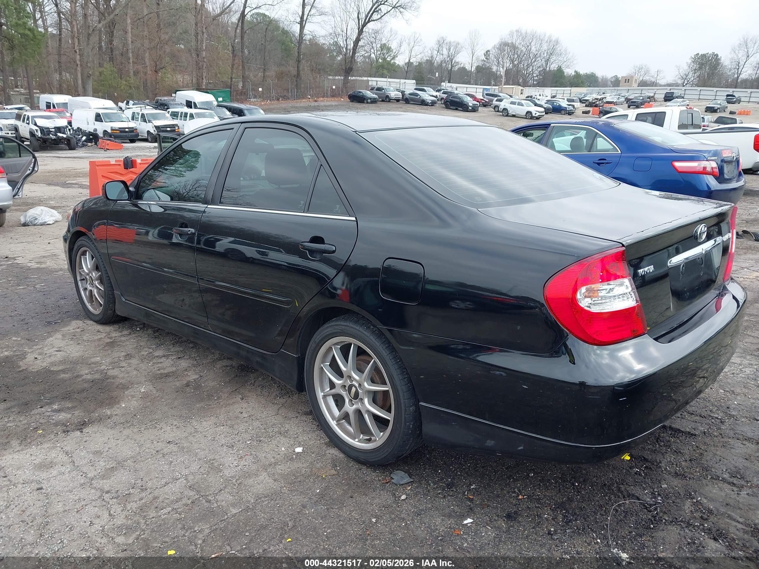 TOYOTA CAMRY image 3