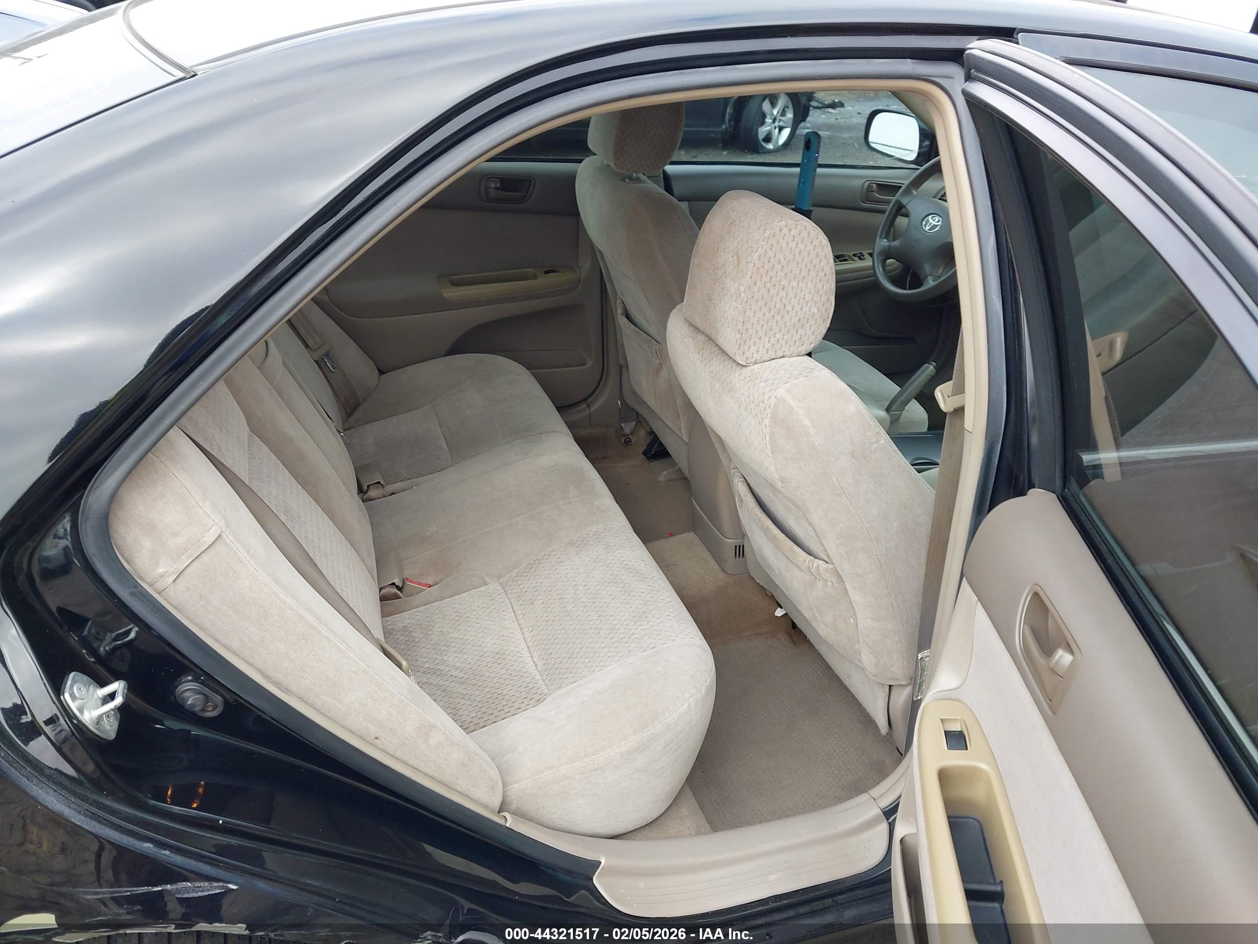 TOYOTA CAMRY image 8