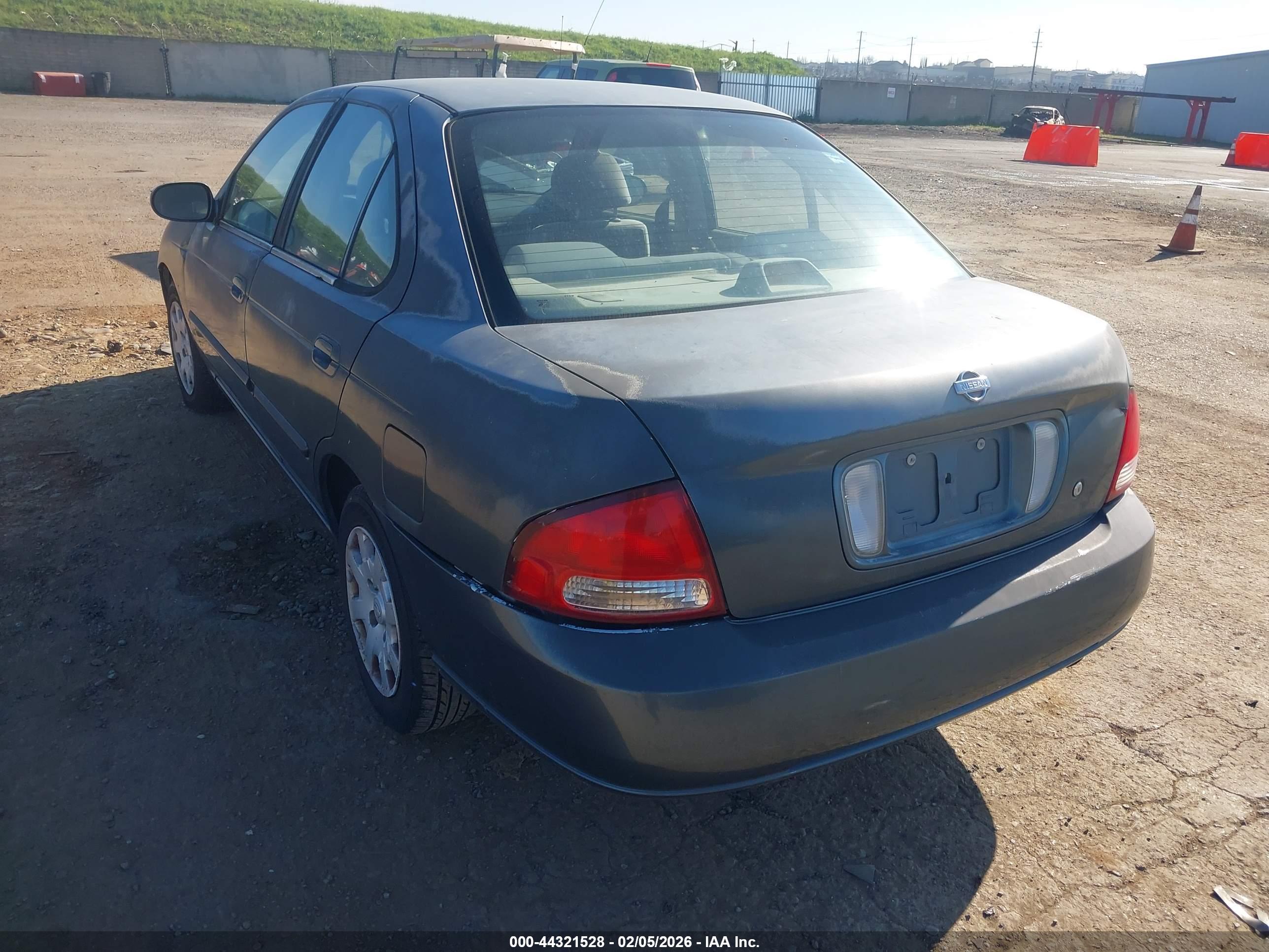 NISSAN SENTRA image 3