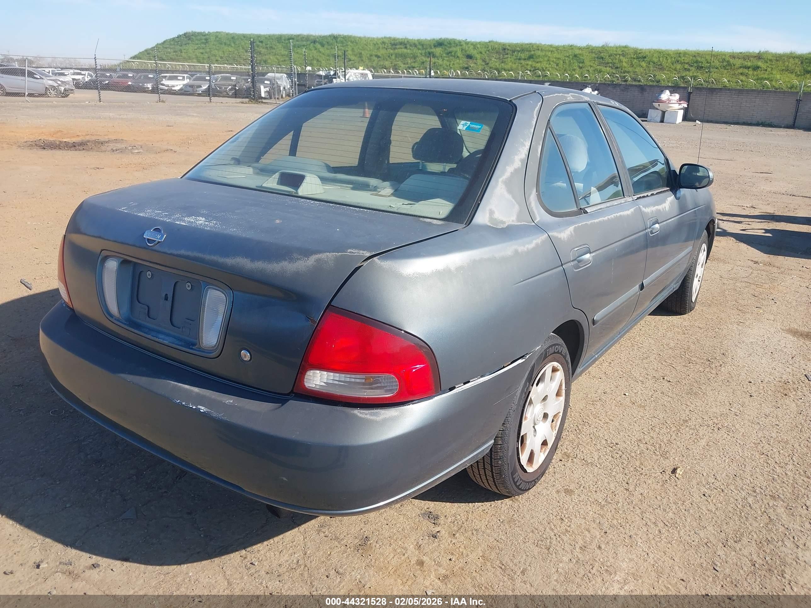 NISSAN SENTRA image 4