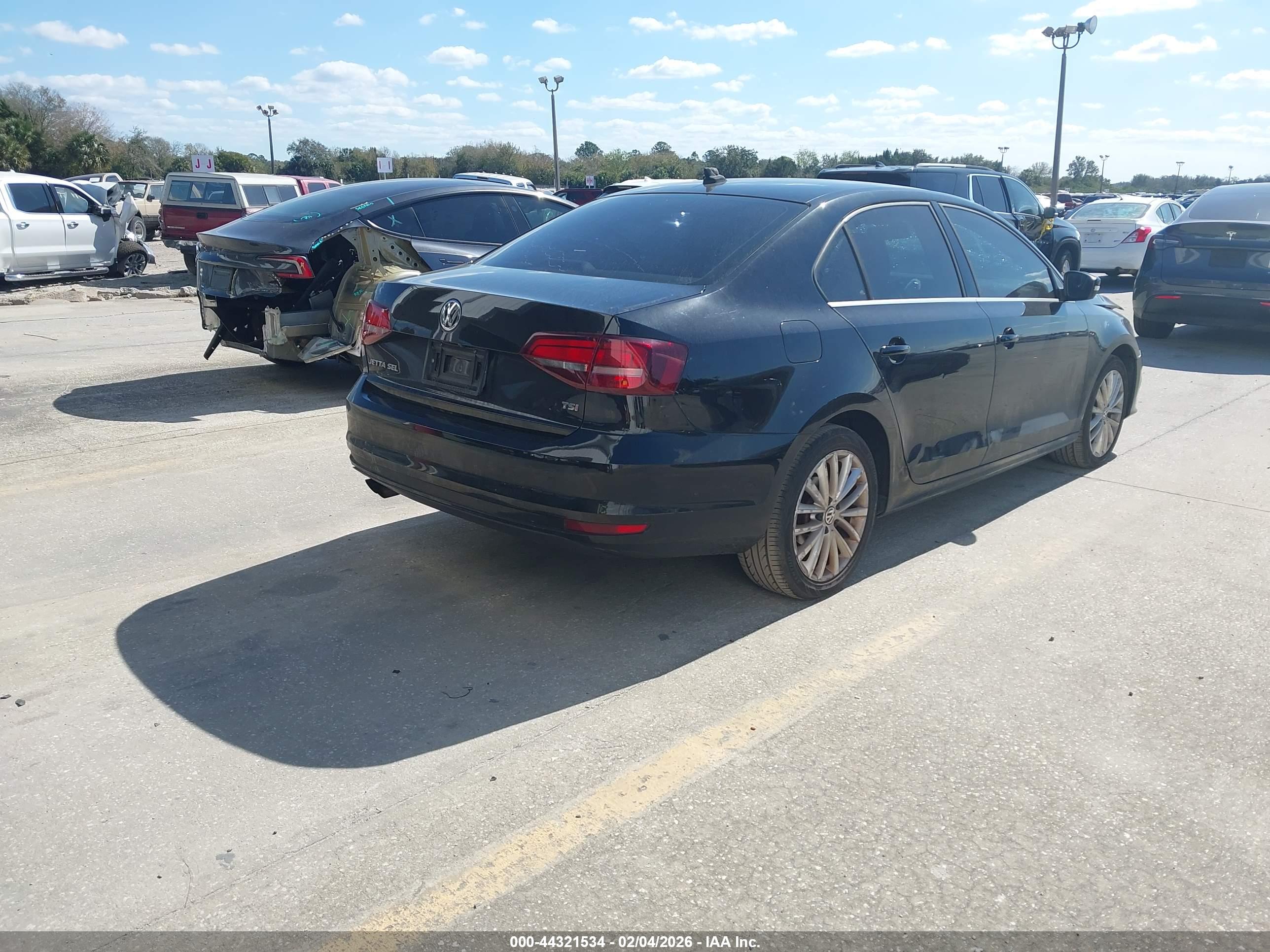 VOLKSWAGEN JETTA image 4