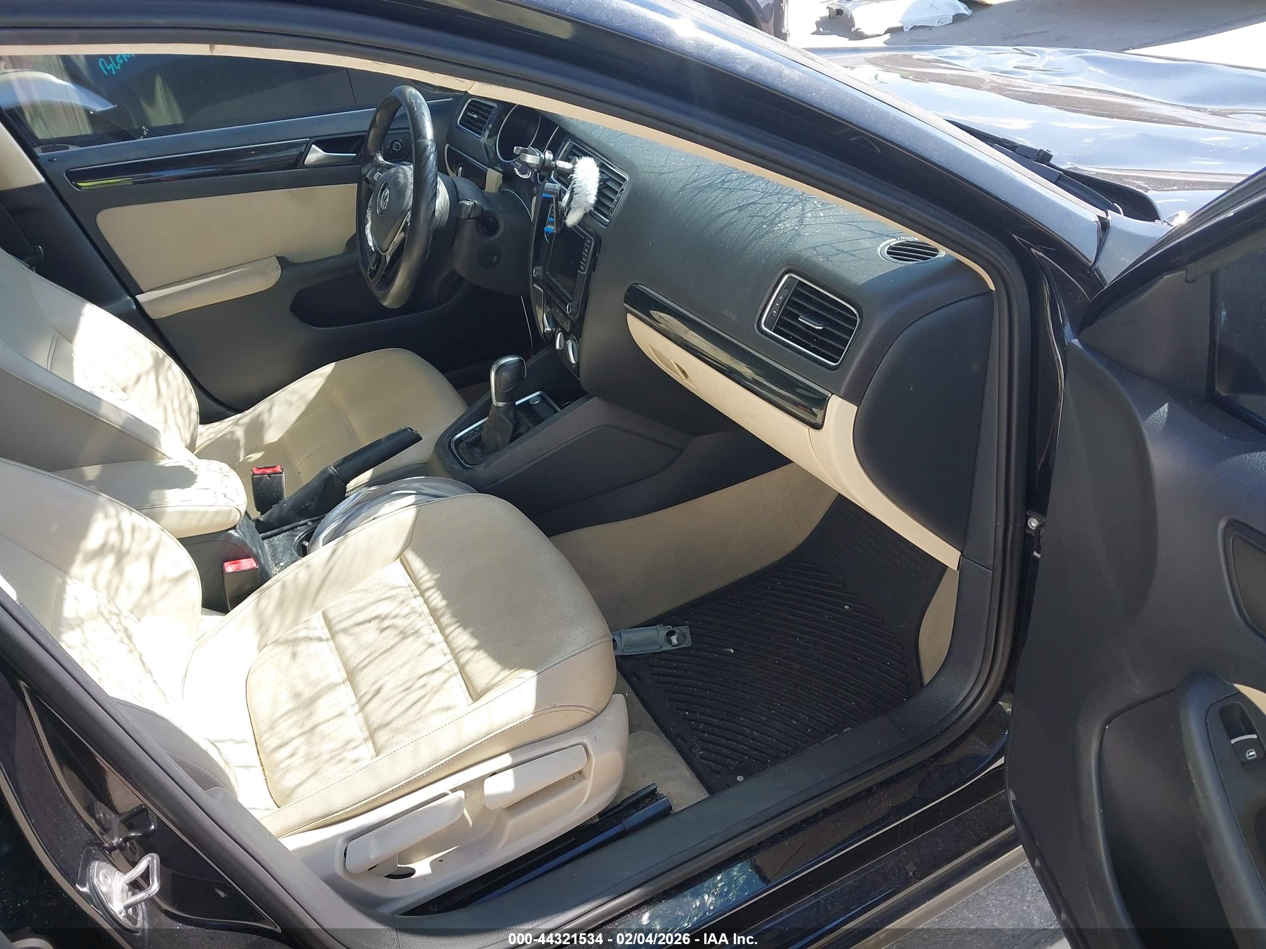 VOLKSWAGEN JETTA image 5