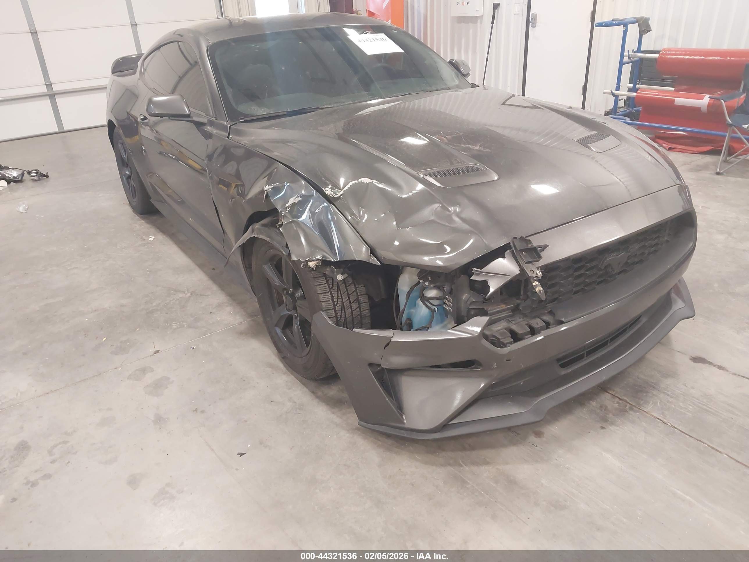 FORD MUSTANG image 6