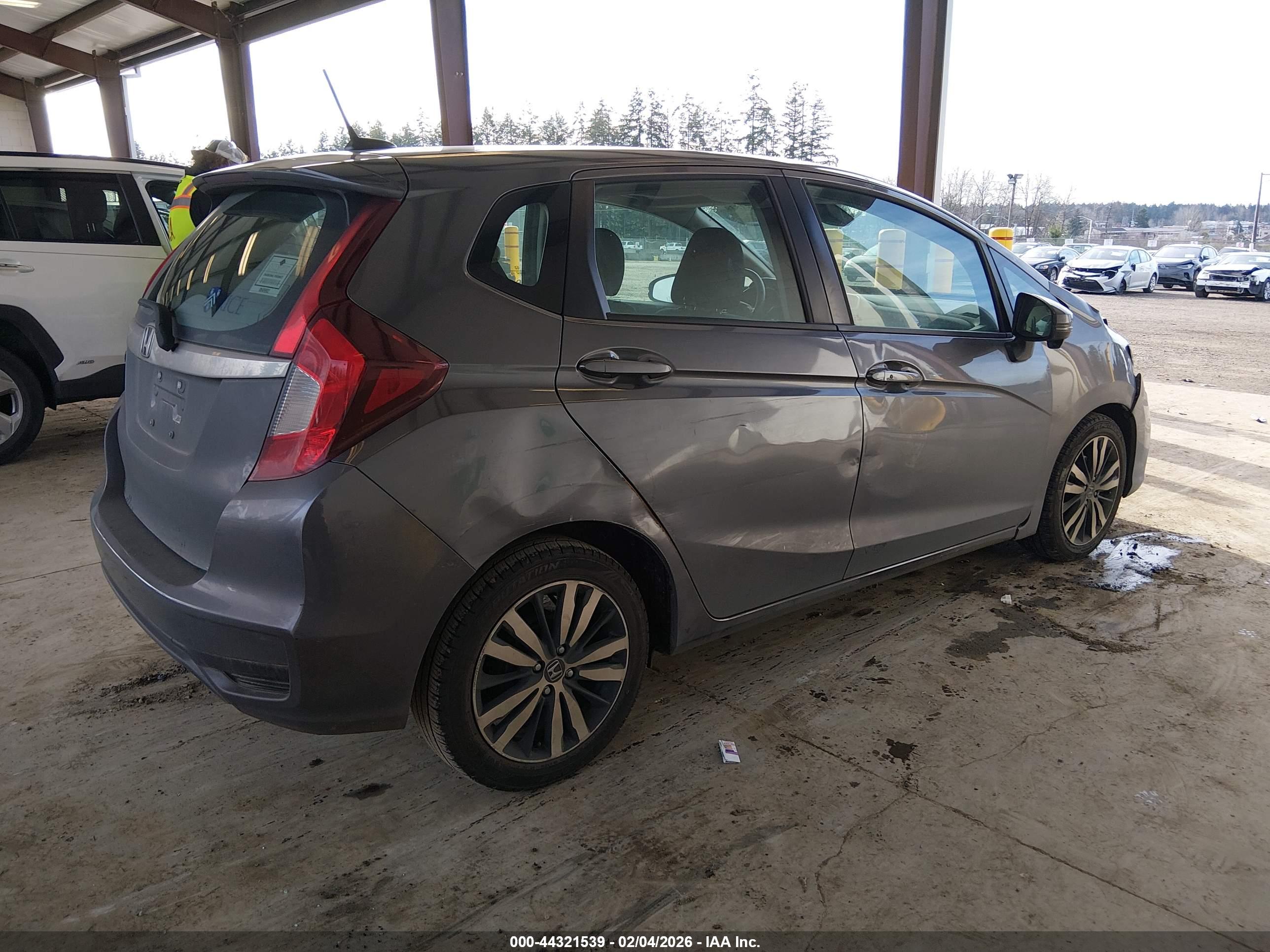 HONDA FIT image 4