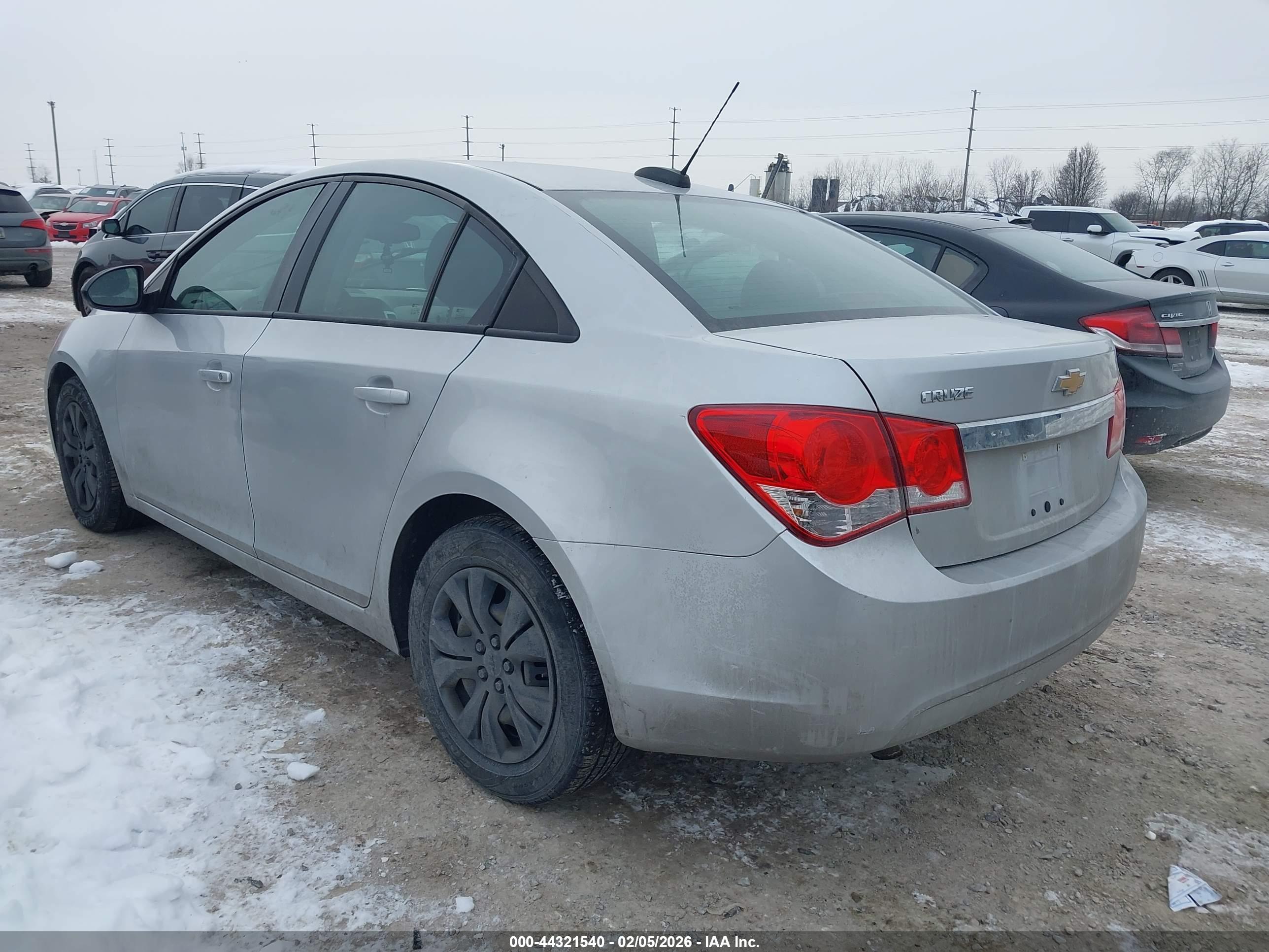 CHEVROLET CRUZE image 3
