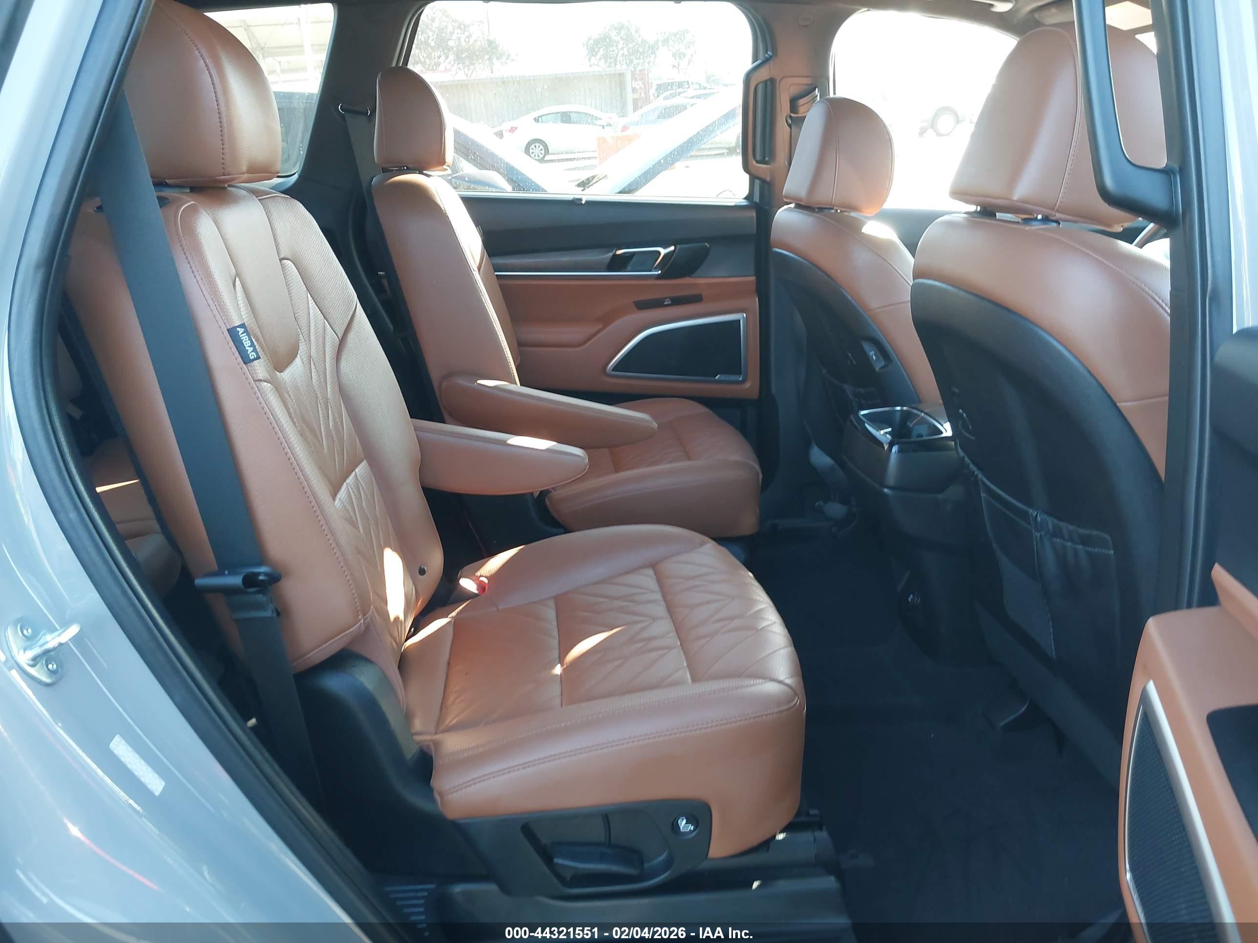 KIA TELLURIDE image 8