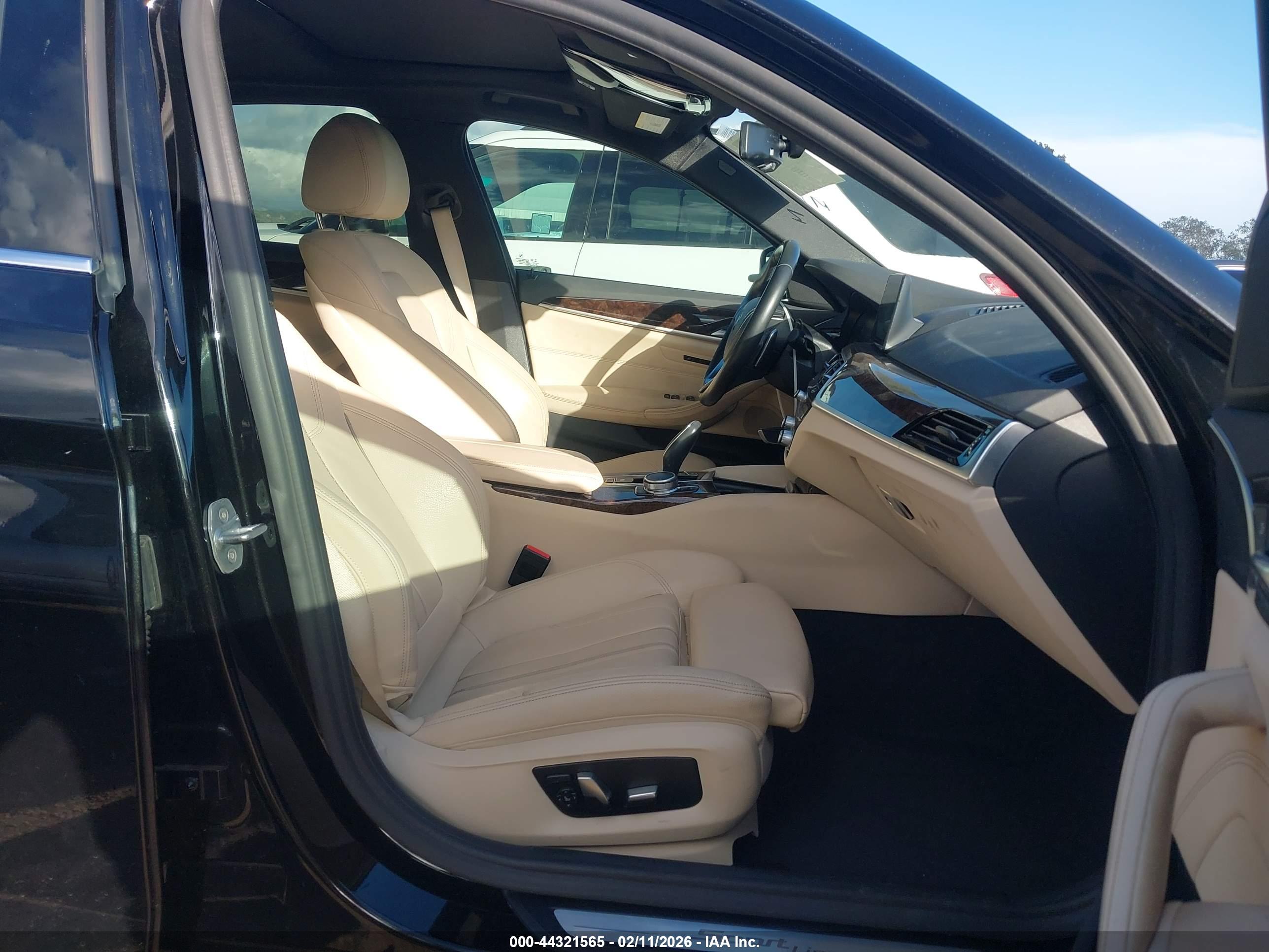 BMW 530E image 5