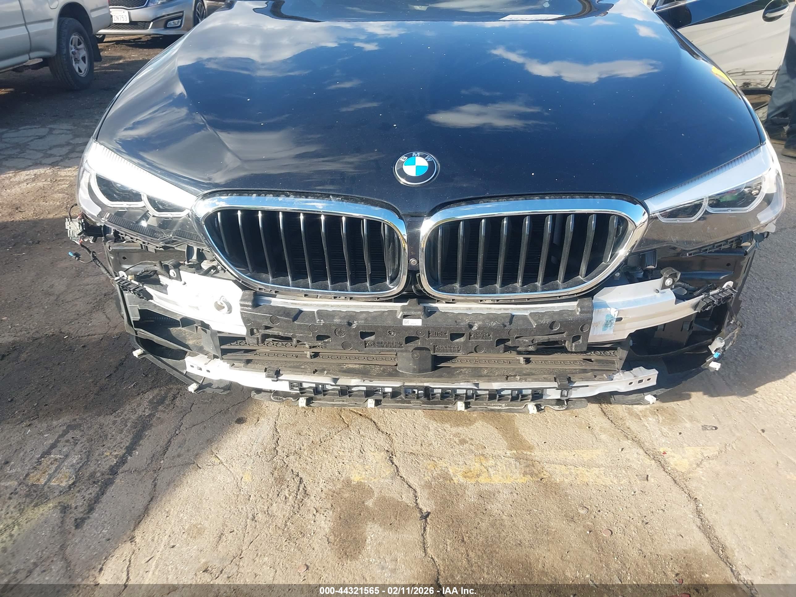 BMW 530E image 6