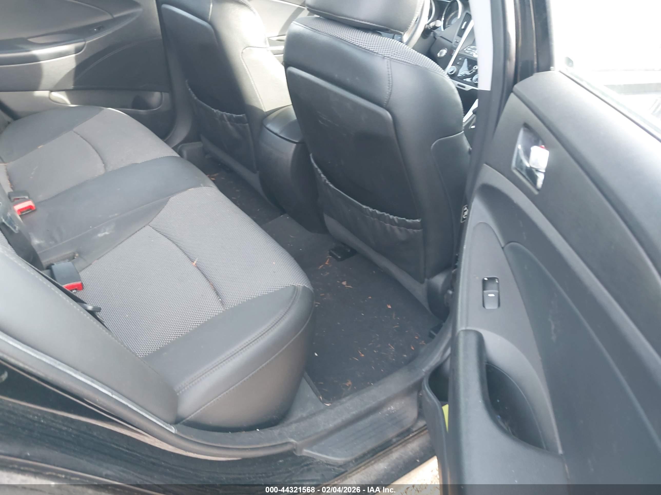 HYUNDAI SONATA image 8