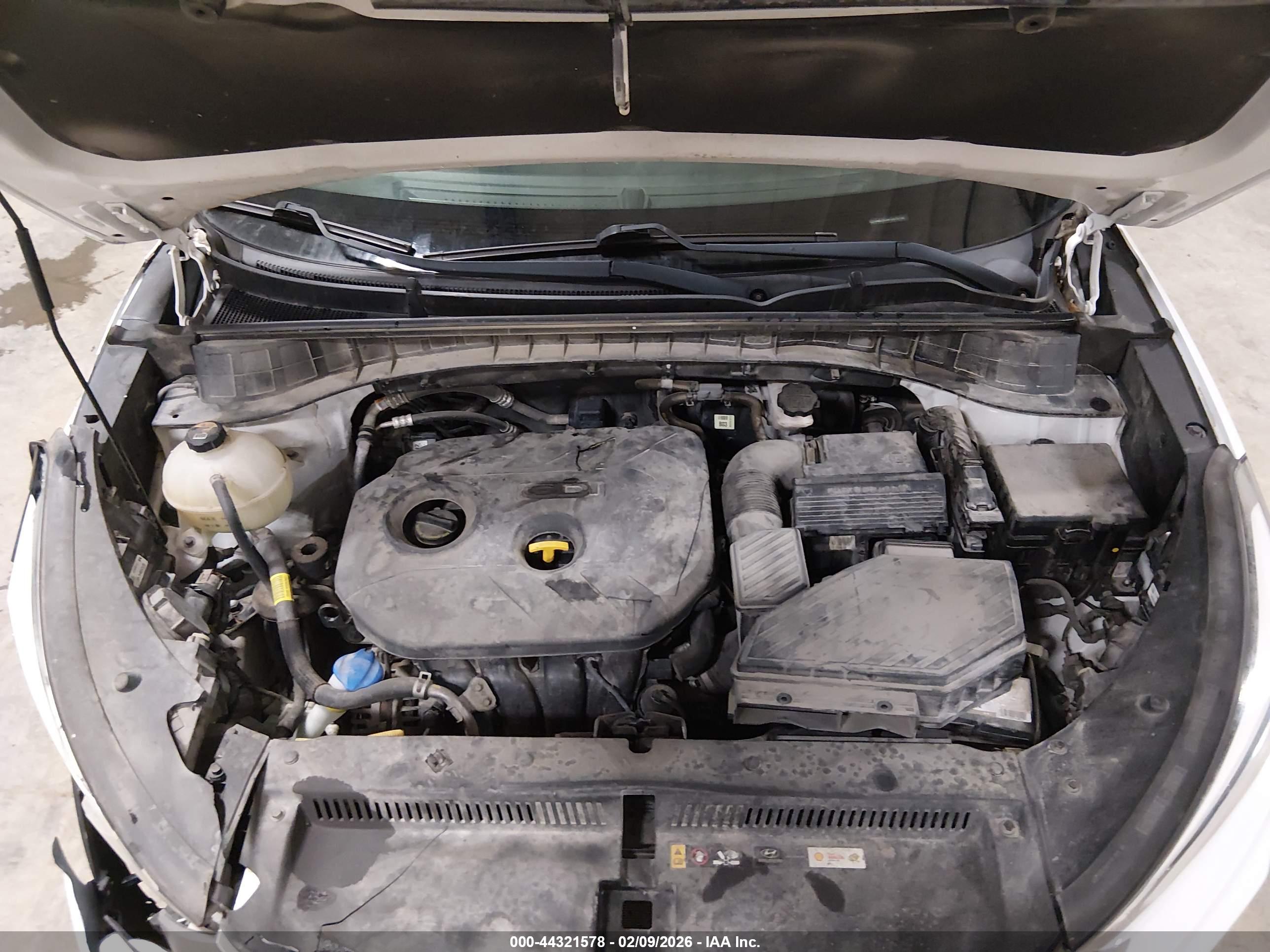HYUNDAI TUCSON image 10
