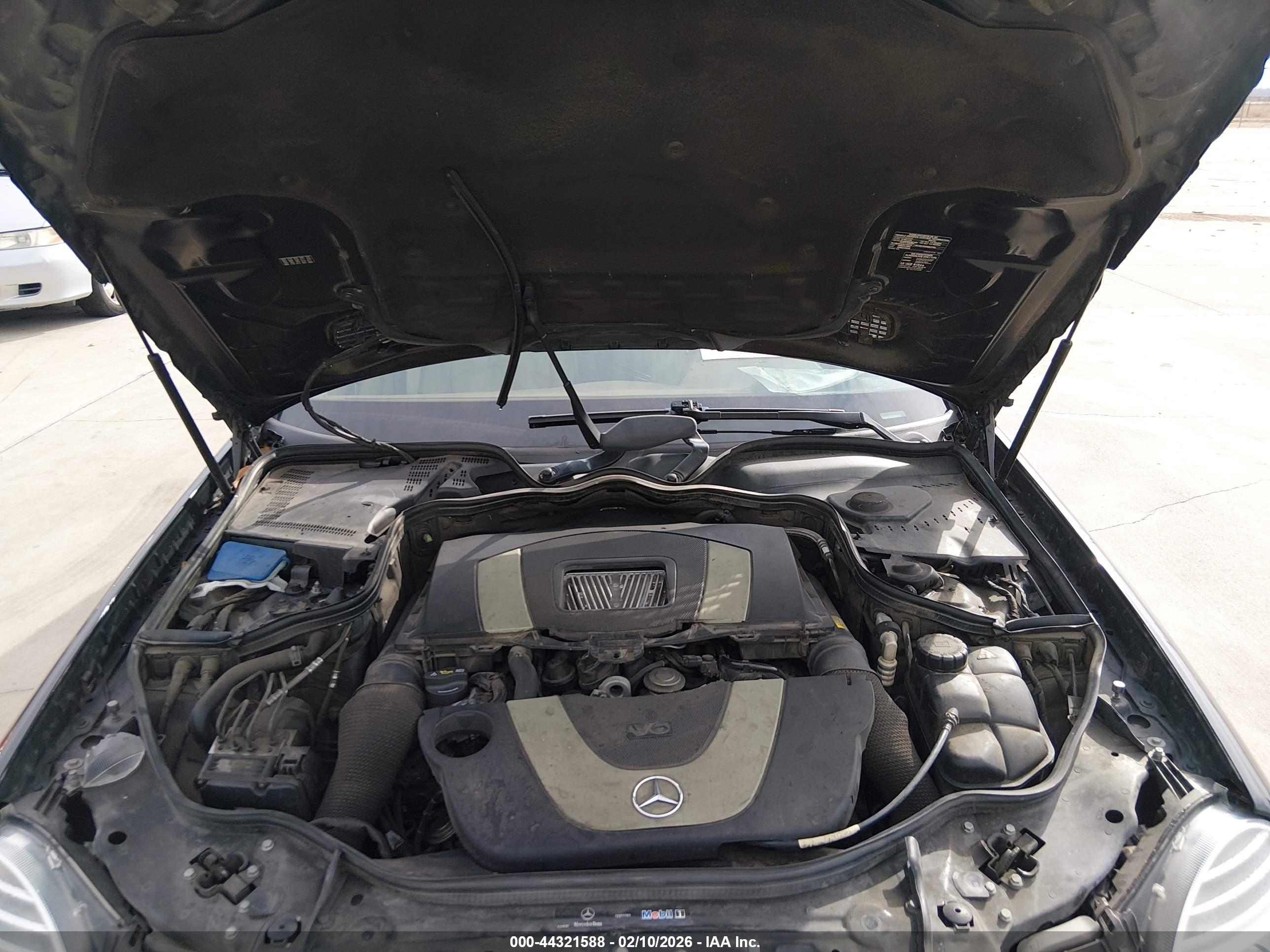 MERCEDES-BENZ E image 10