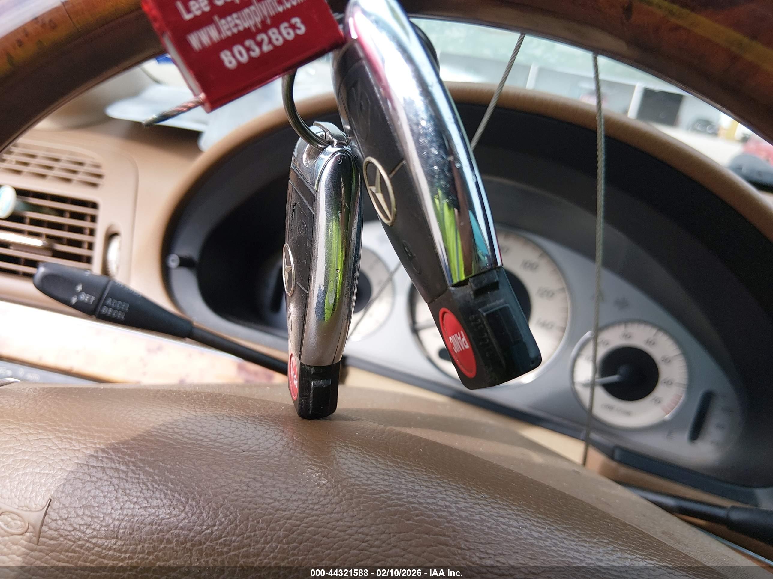 MERCEDES-BENZ E image 11