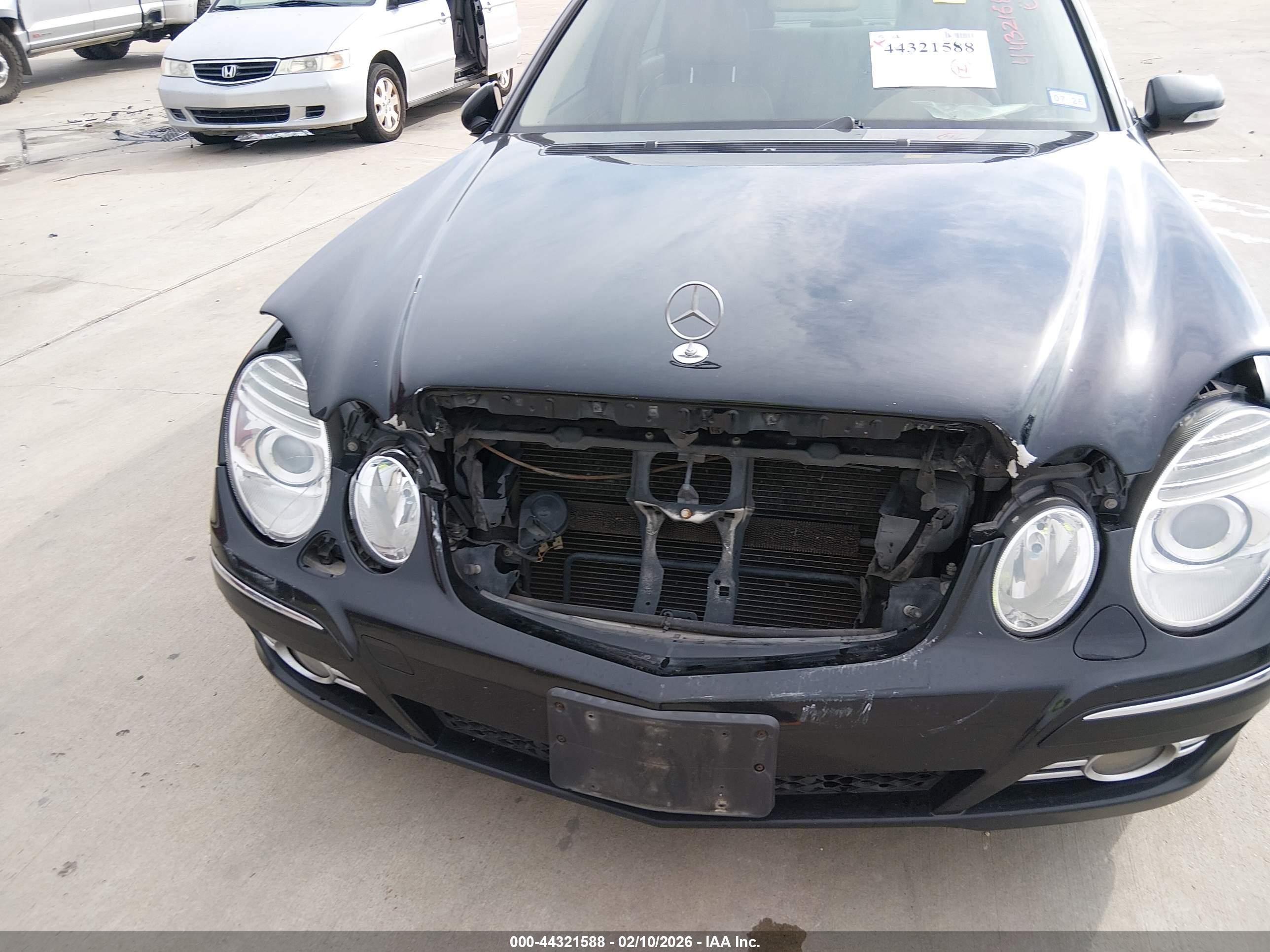 MERCEDES-BENZ E image 6