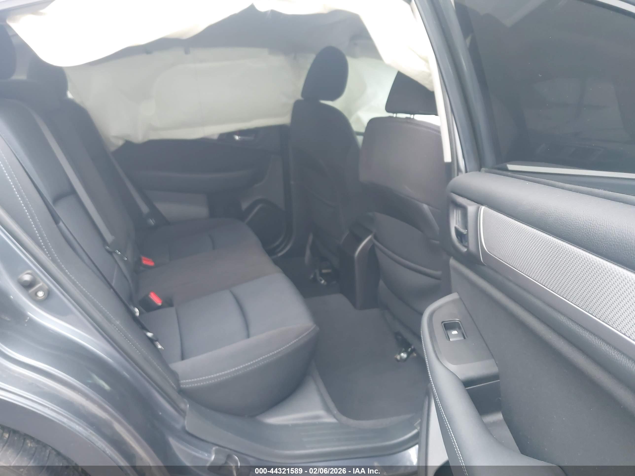 SUBARU LEGACY image 8