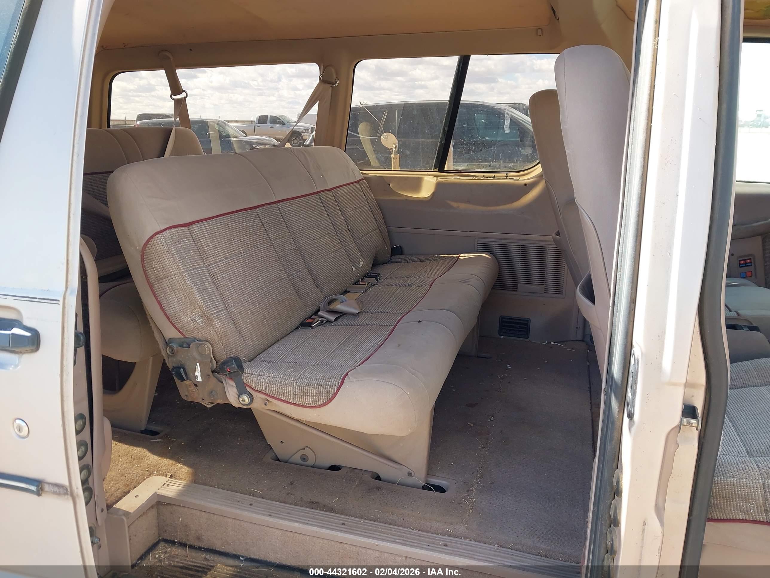 FORD AEROSTAR image 8